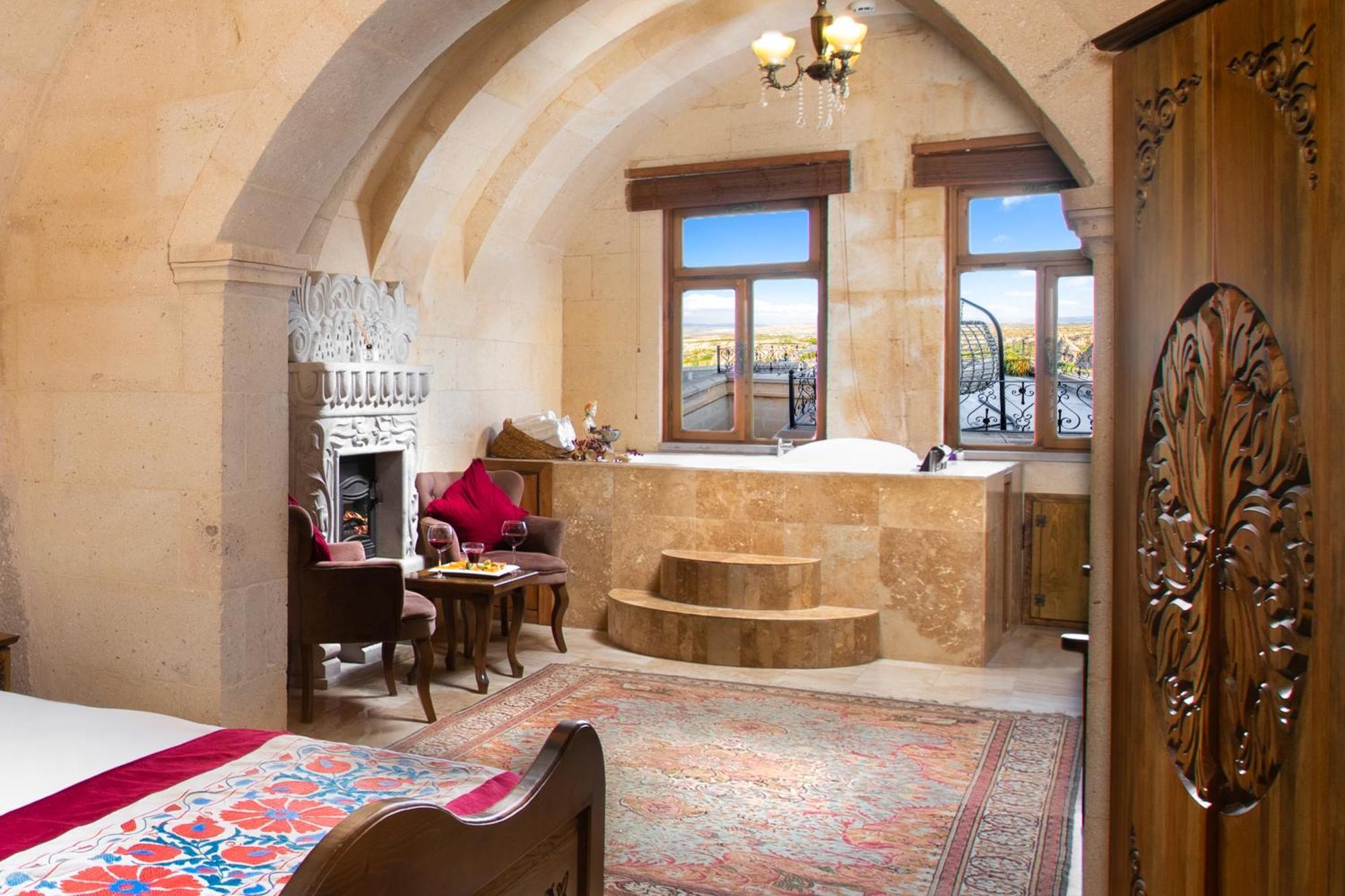 Signature Suite Jakuzzi & Valley View