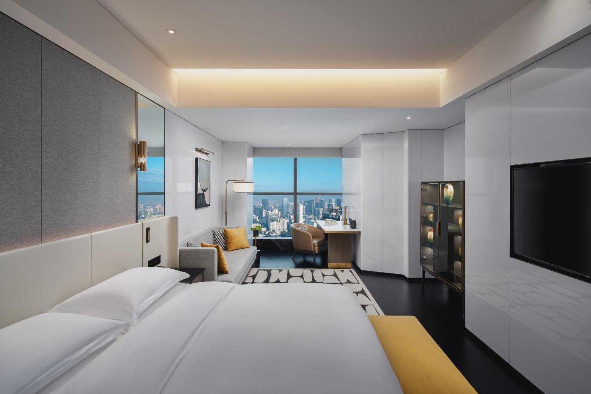 Premium King Suite