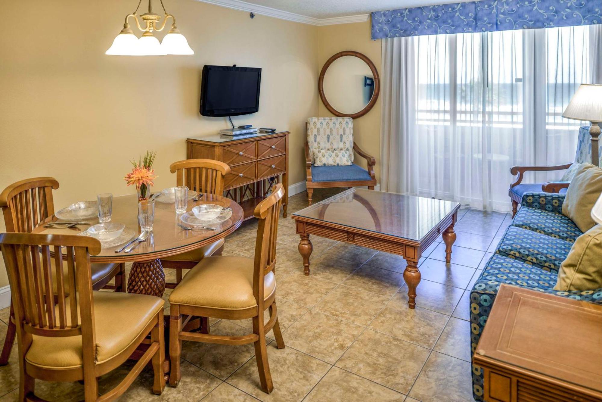 1 Bedroom Queen Suite with Sofa Bed