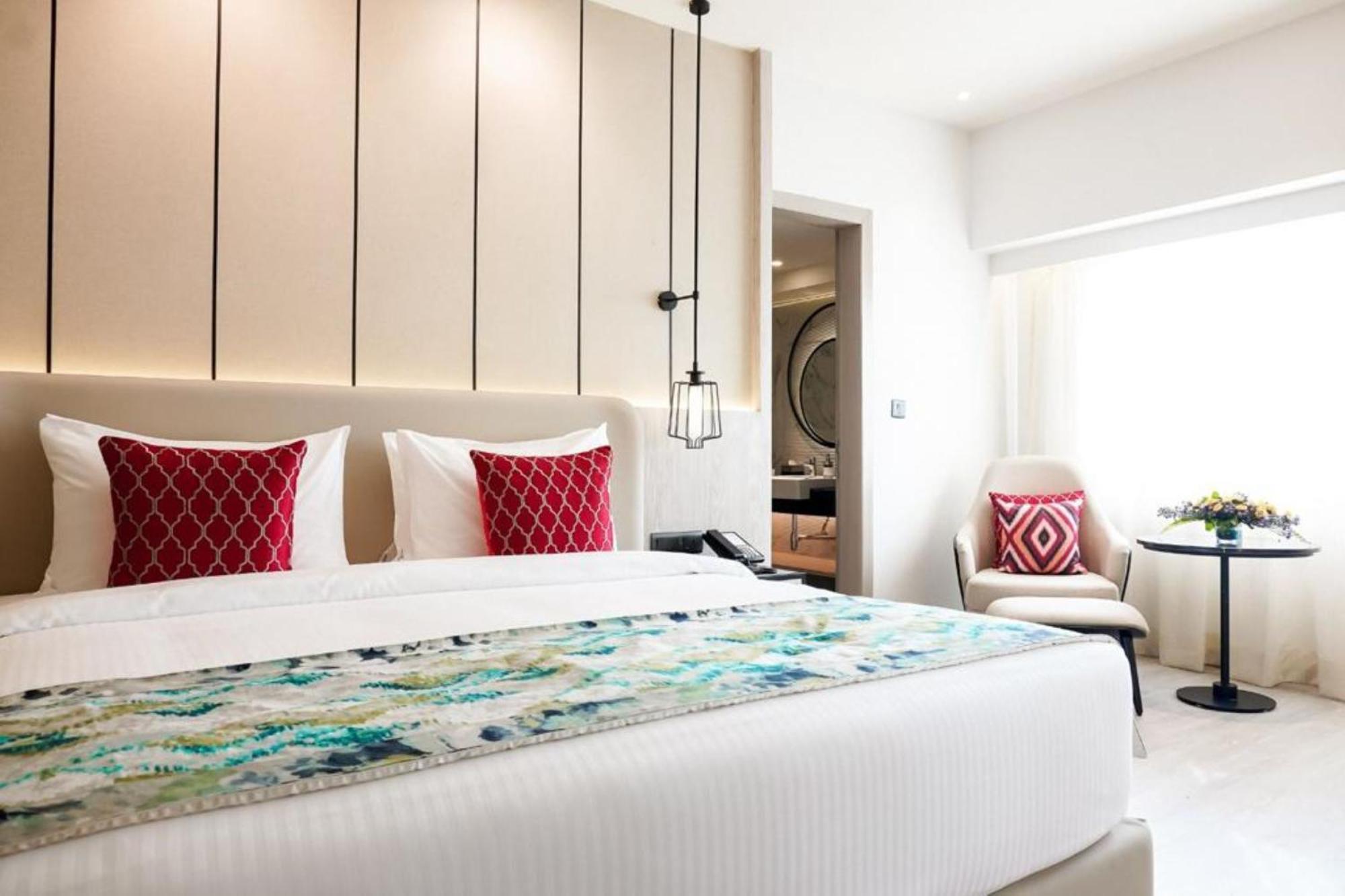 Club Premium Room with 20% discount on Food, Spa, Beverages and Laundry | 1+1 IMFL from 3pm to 7pm