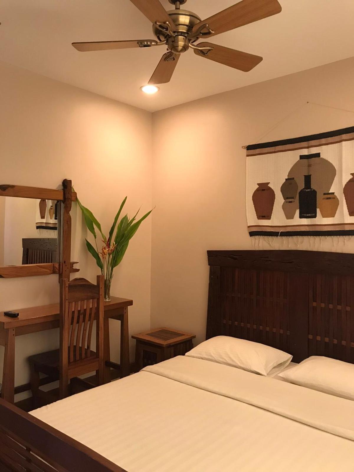 Family Room,1540540720:JPEG