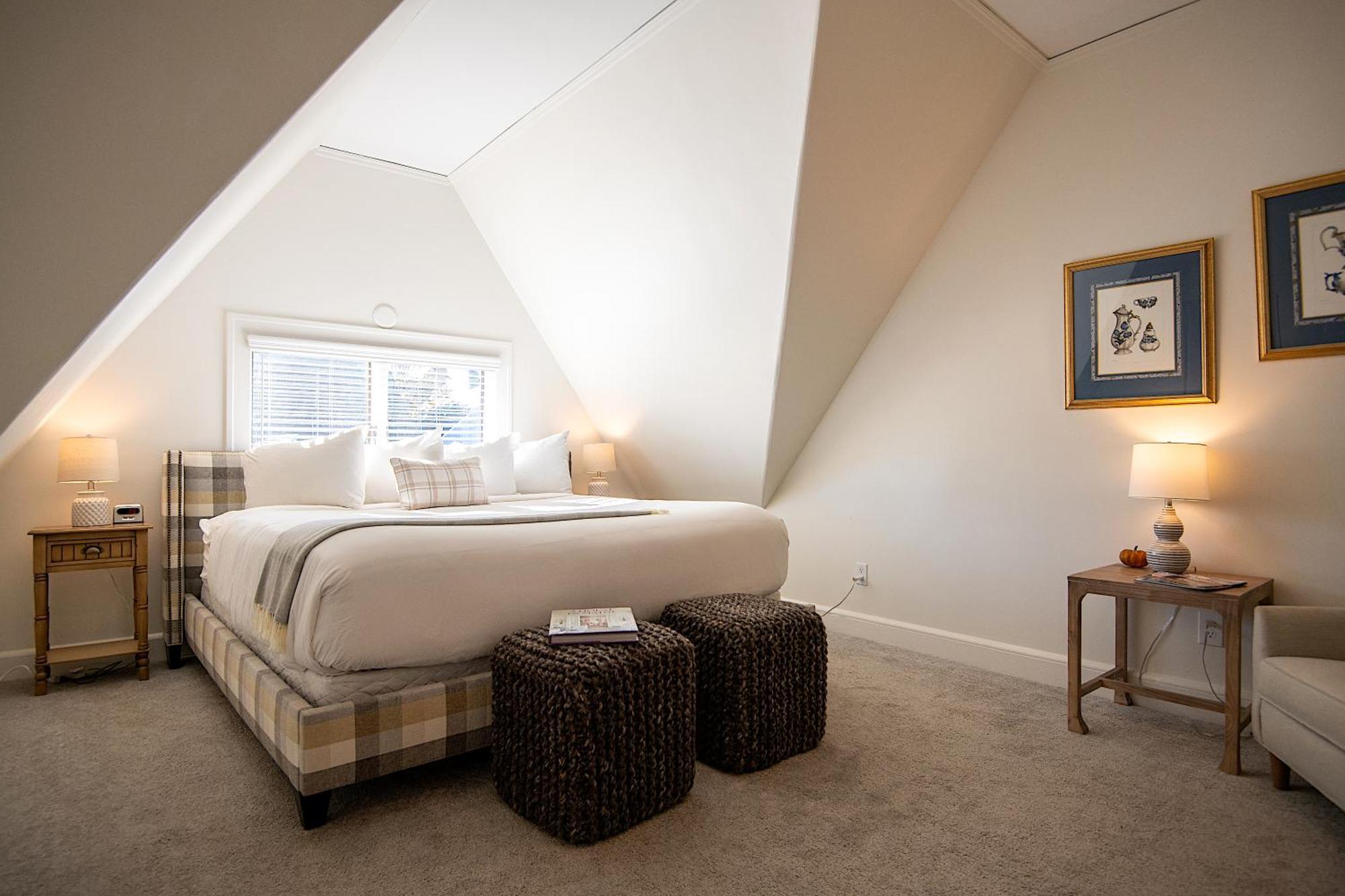 Deluxe King Room