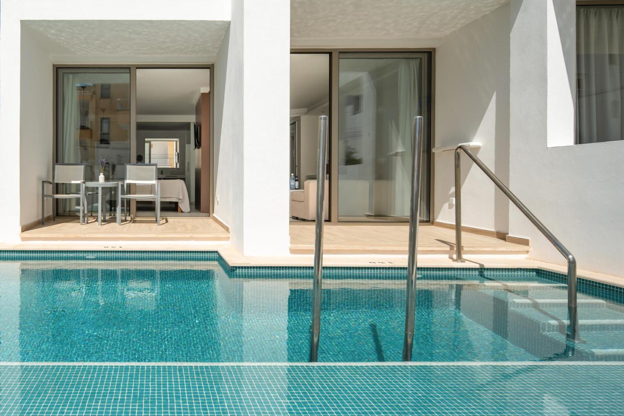 Junior Suite Swim Up