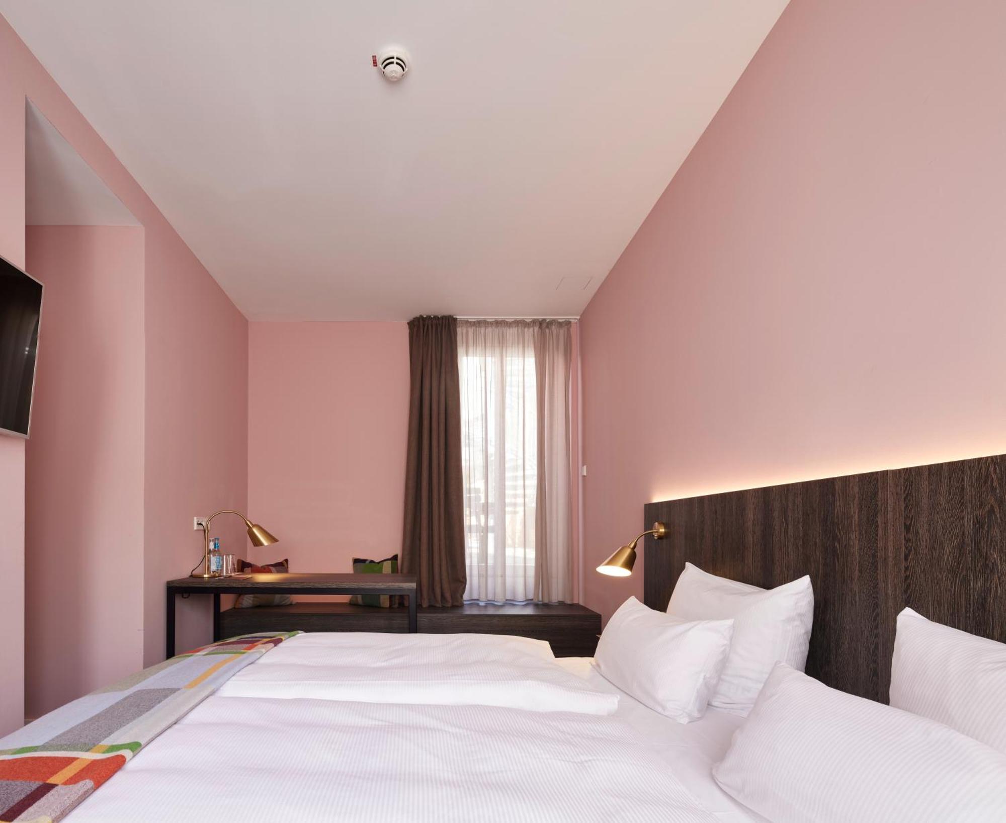 Comfort Room with Kingsize Bed