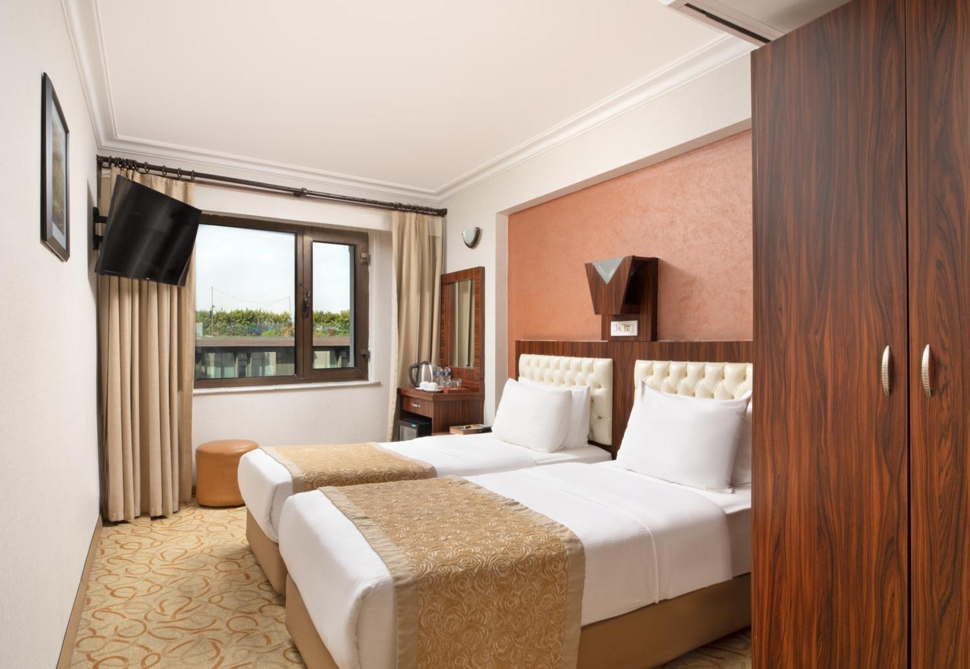 Standard Double or Twin Room,1540934080:JPEG