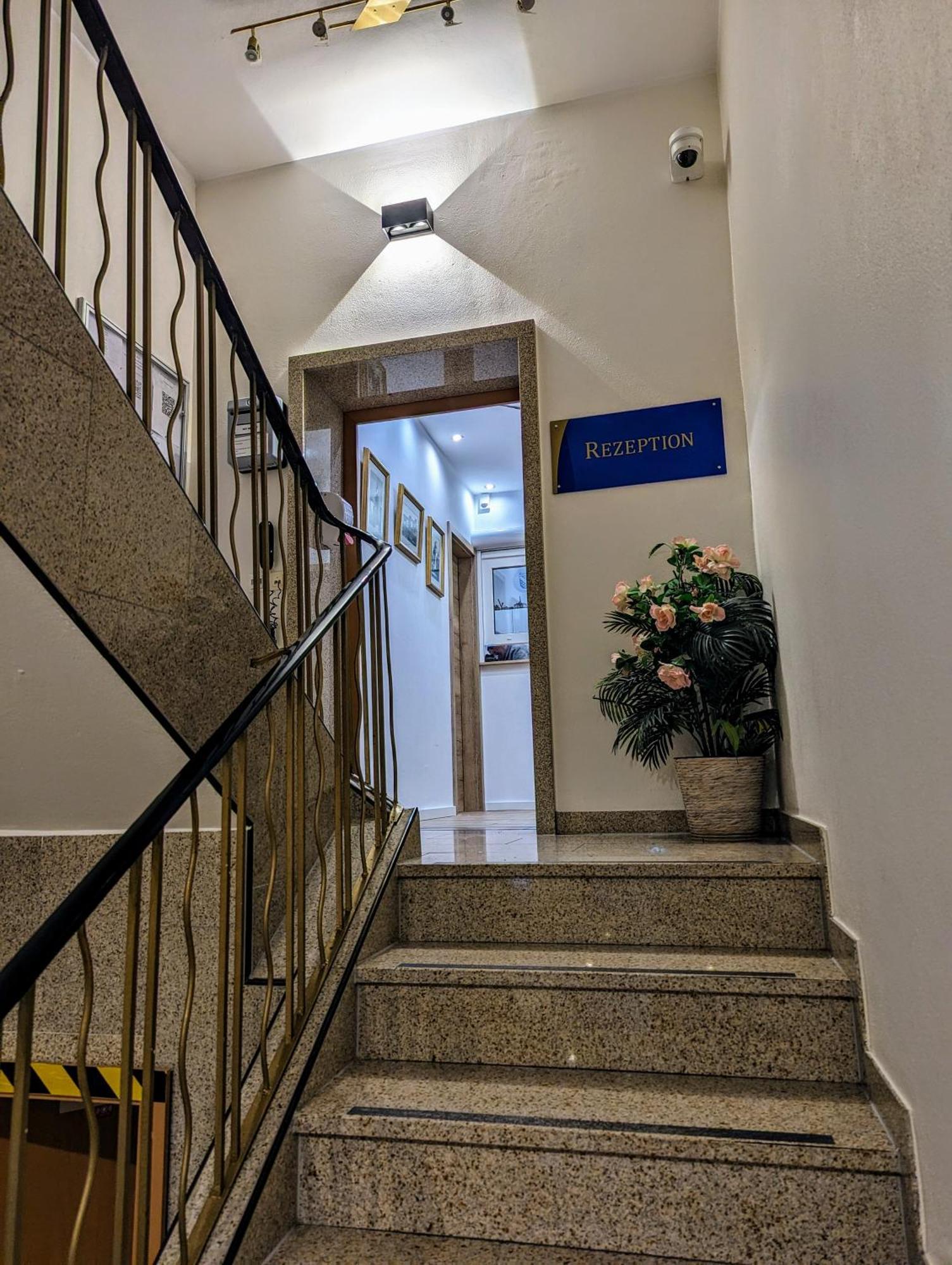 Two-Bedroom Apartment,1541017993:JPEG