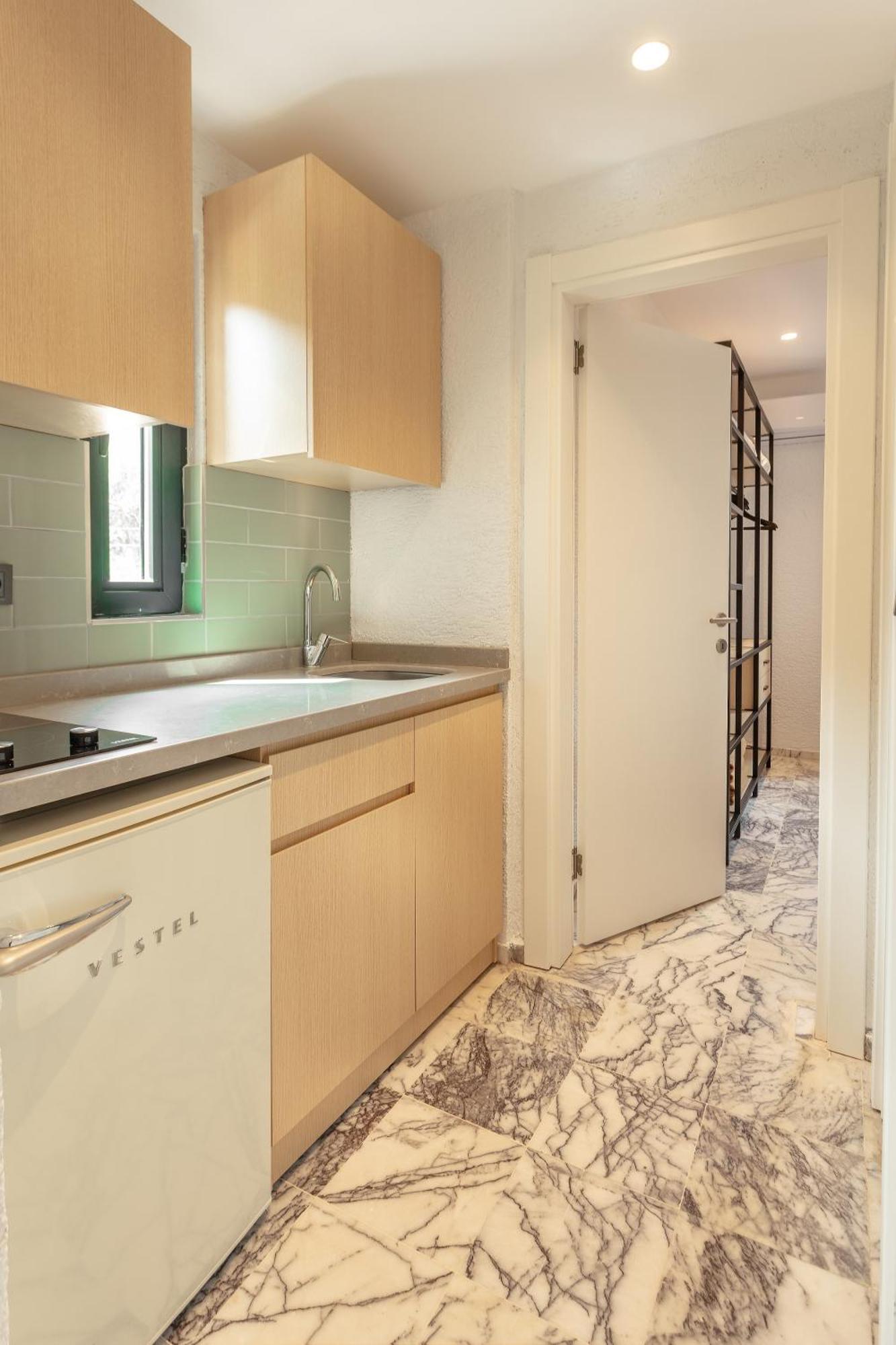 Superior One-Bedroom Apartment with Balcony