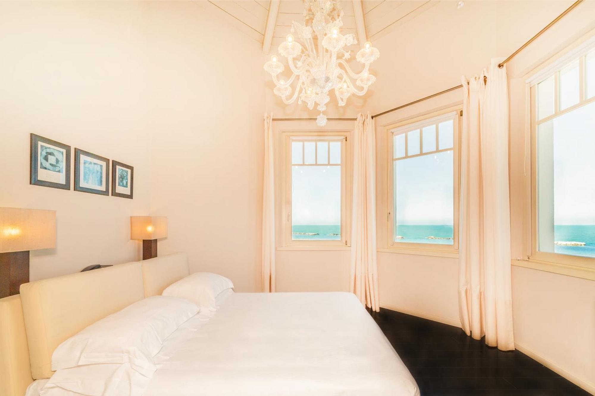 Suite with Sea View