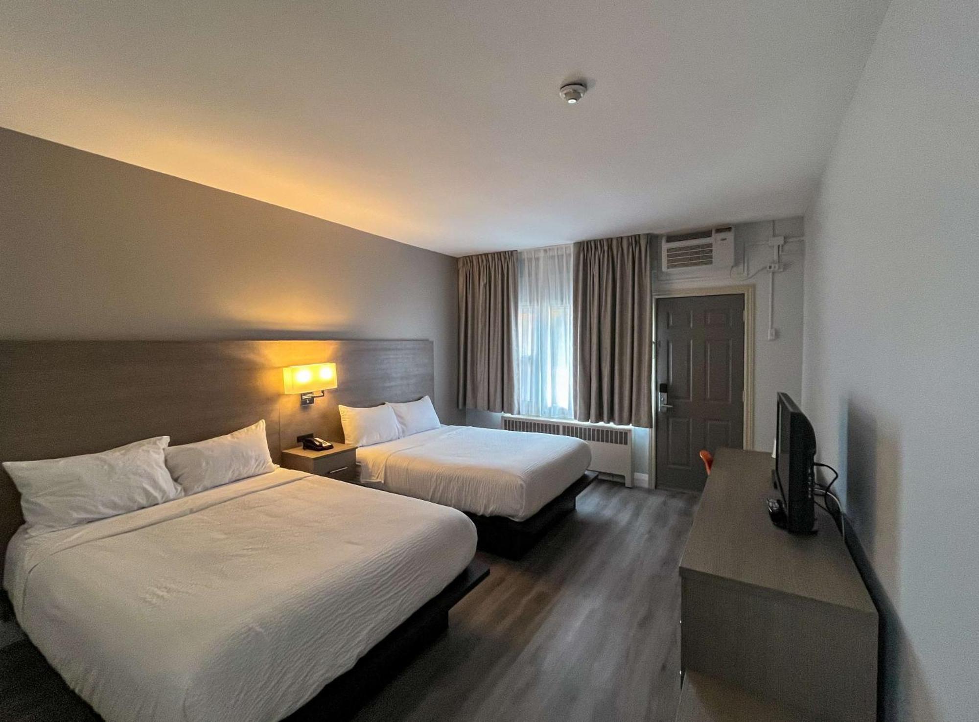 Double Room with Two Double Beds - Non-Smoking