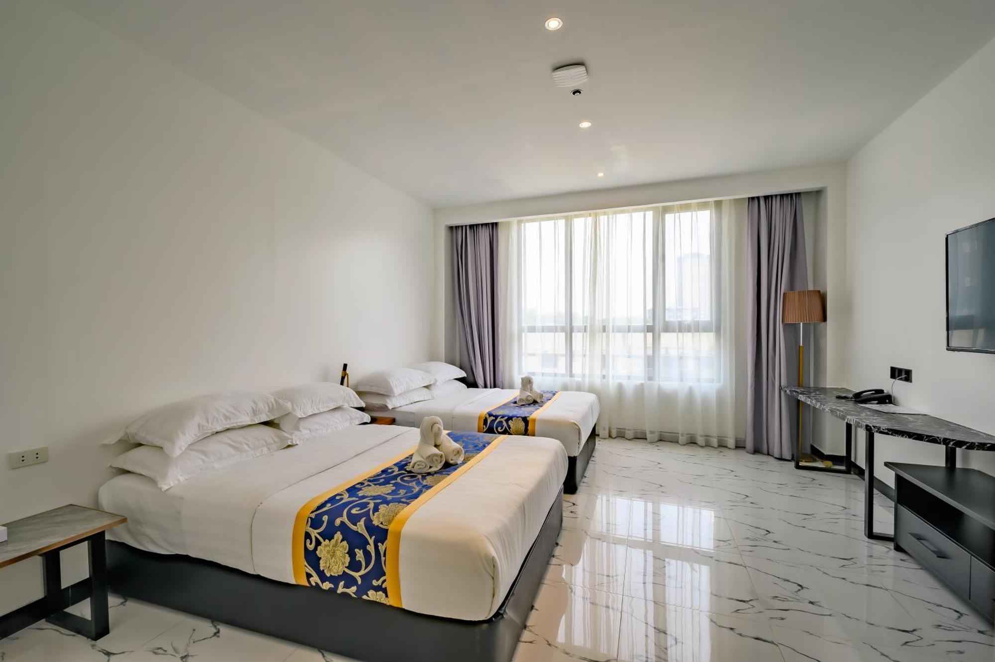 Twin Room with Pool View
