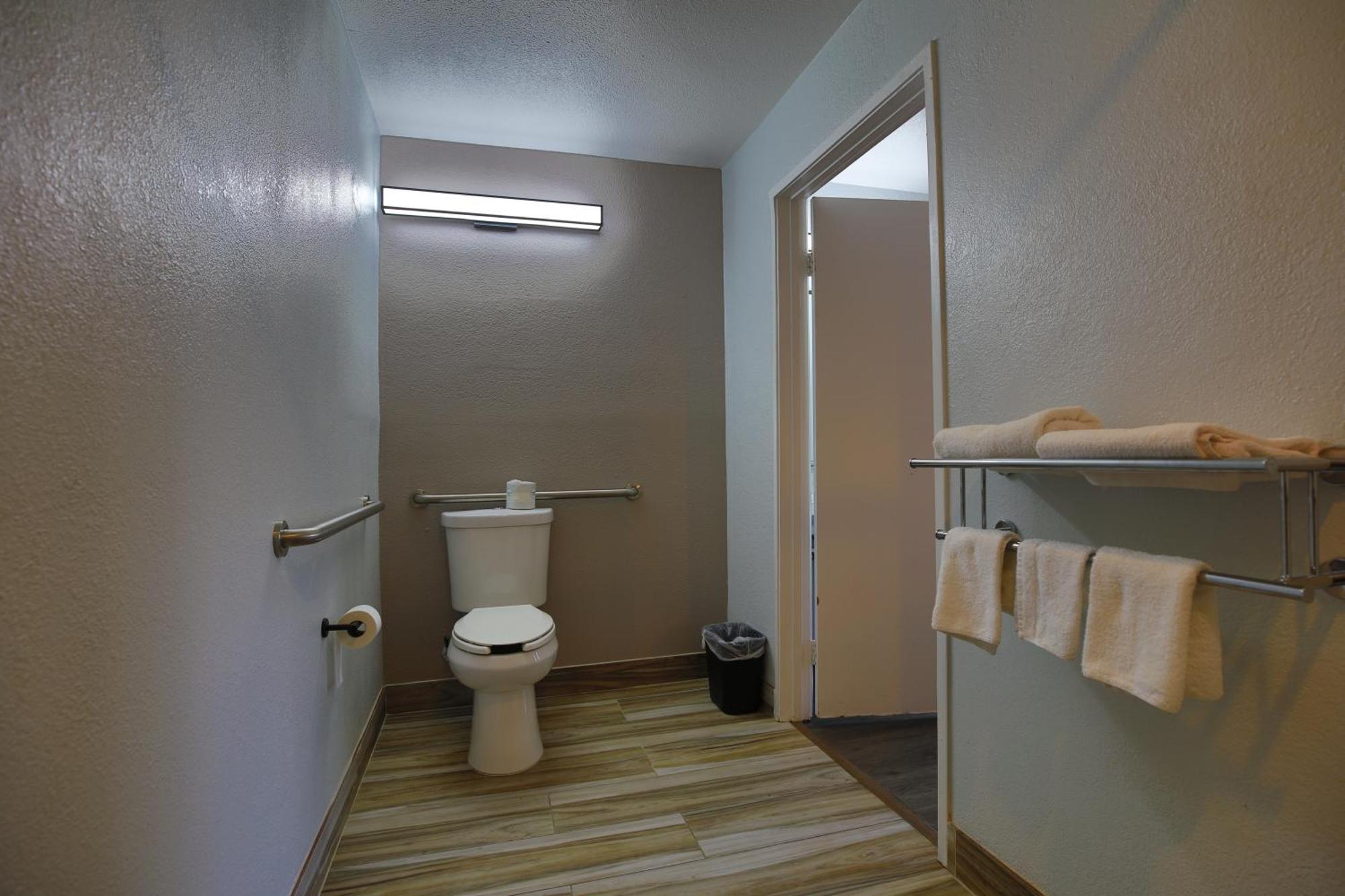 Queen Room Disability Access Roll Shower