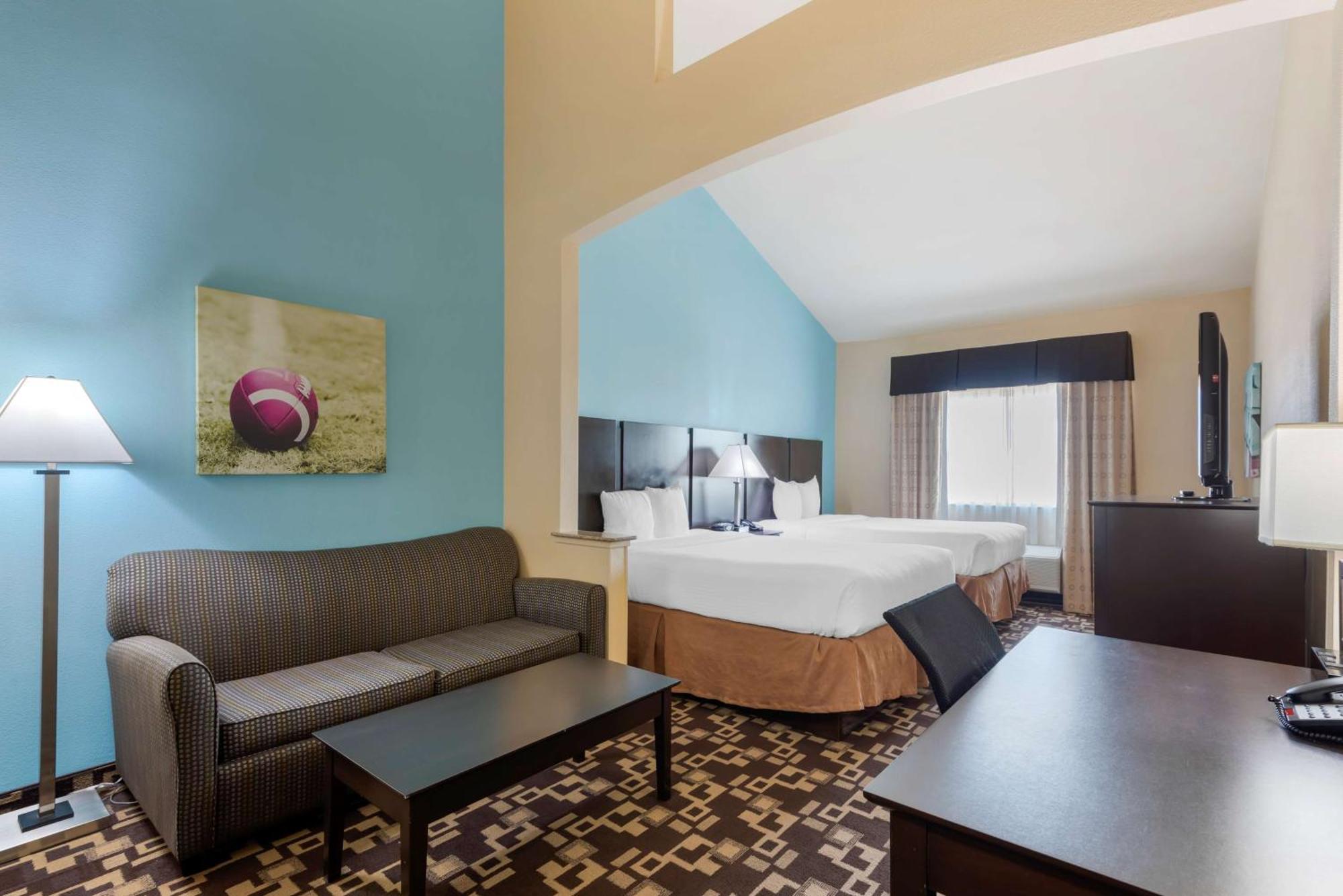 Queen Room with Two Queen Beds and Sofa Bed