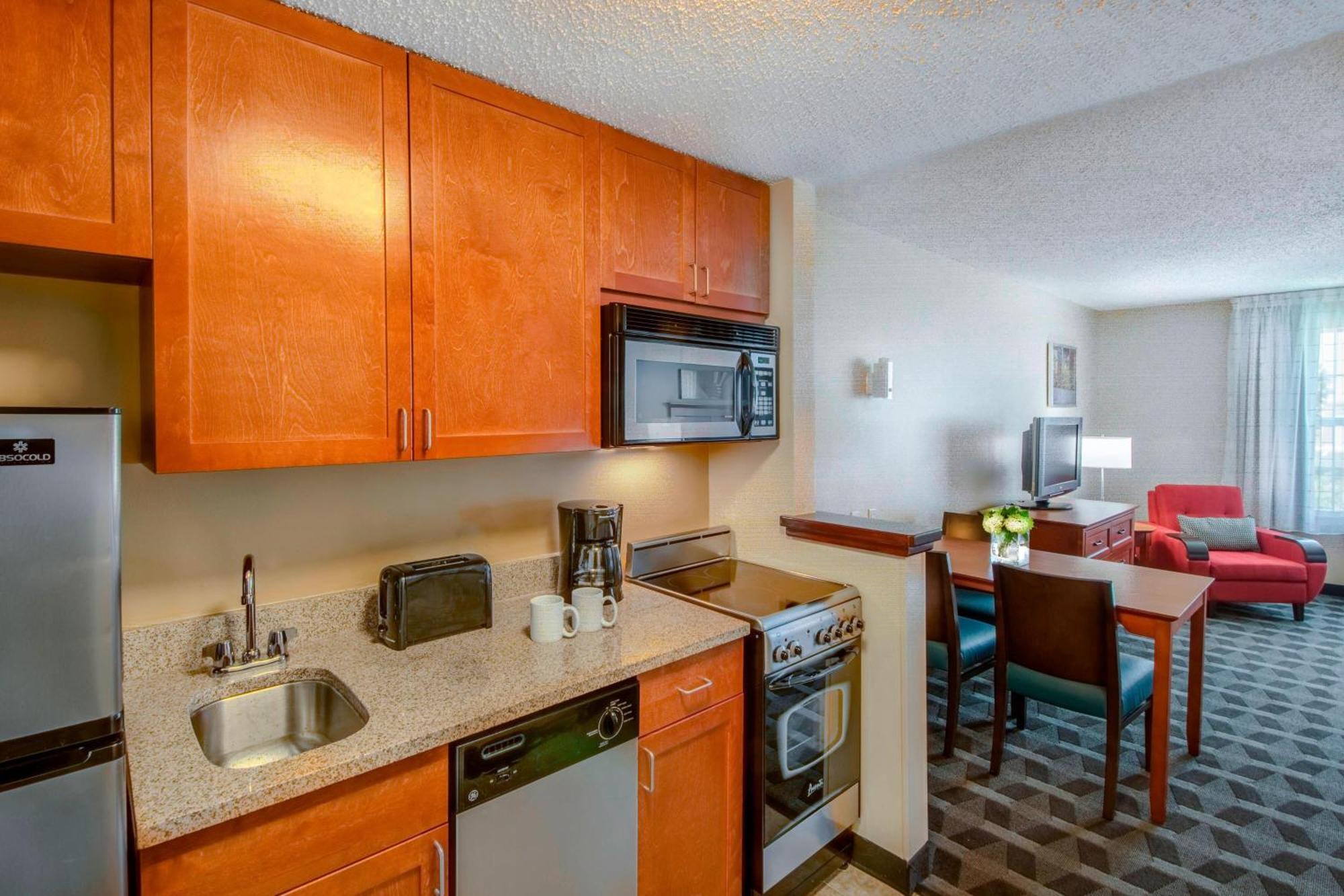 1 Bedroom Suite, 1 King, Sofa bed