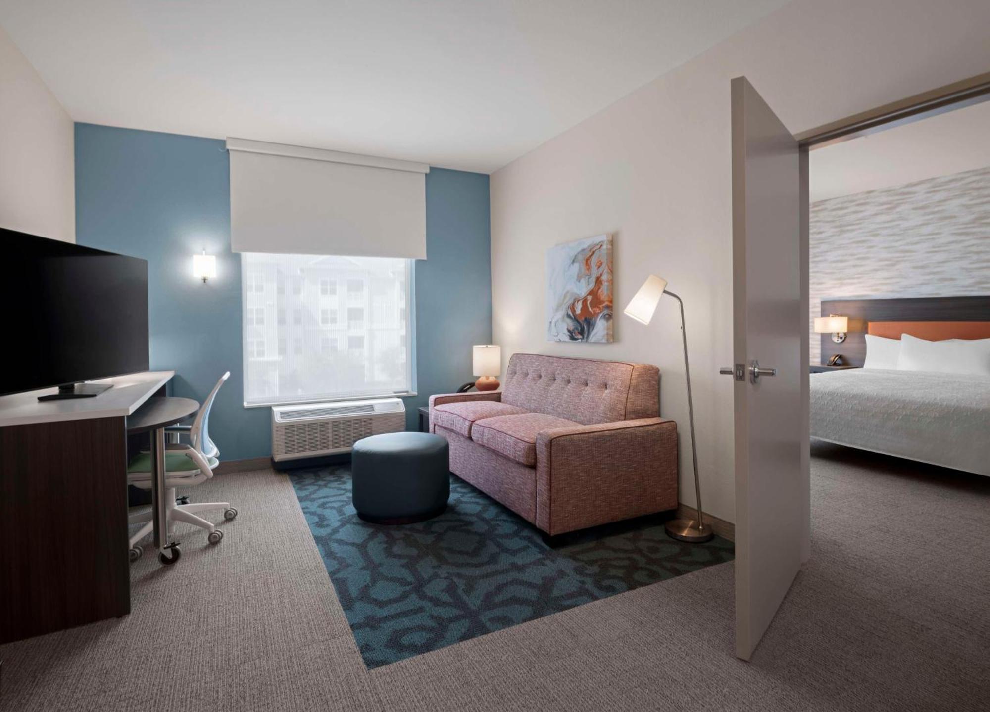 King Suite with Tub - Mobility Accessible