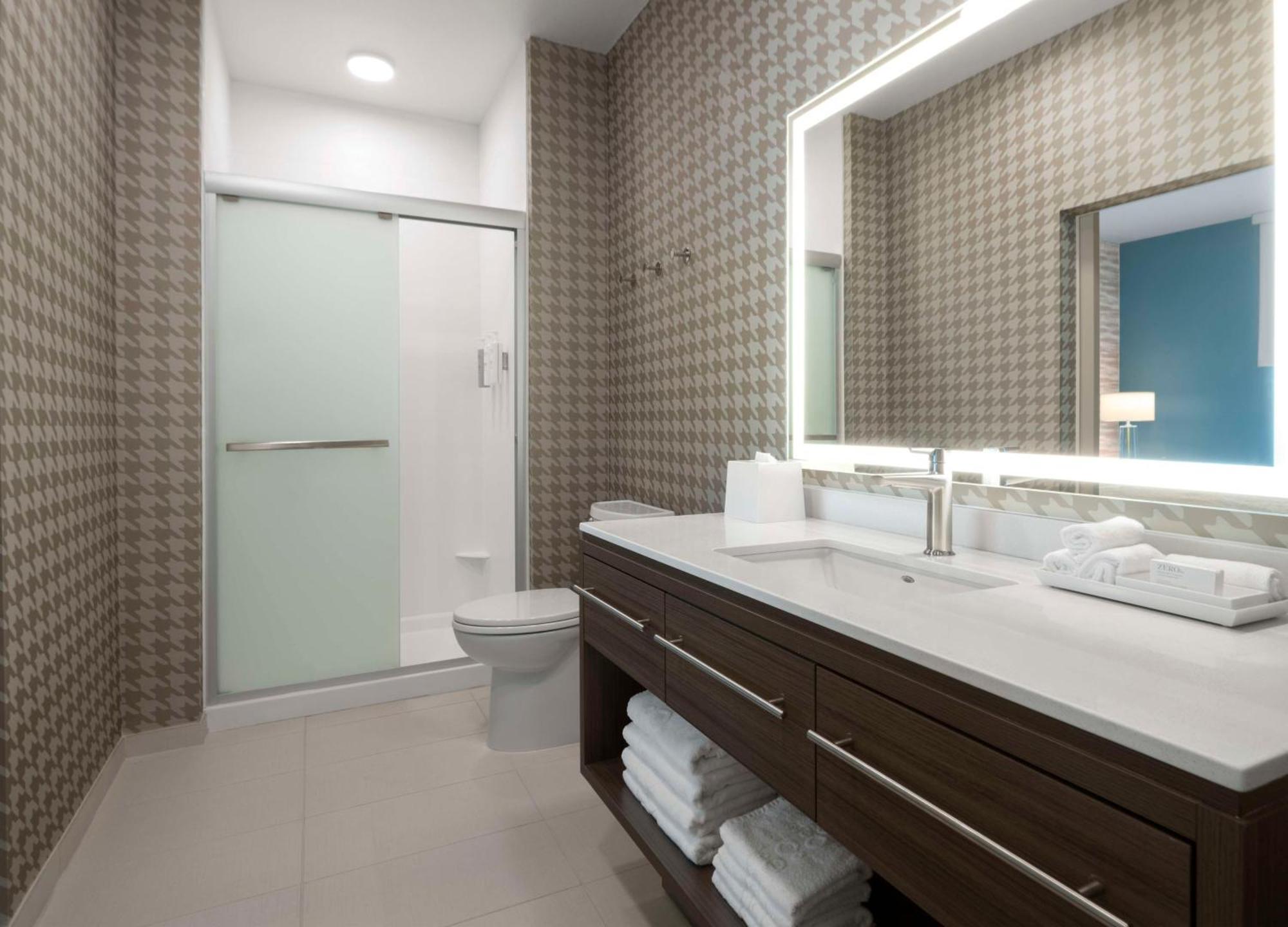 King Studio Suite