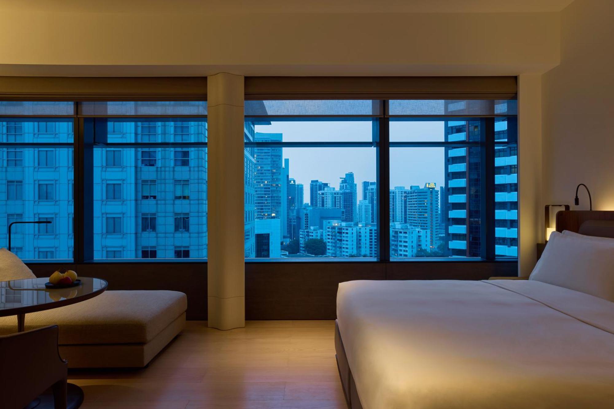 Kamar Emerald King
