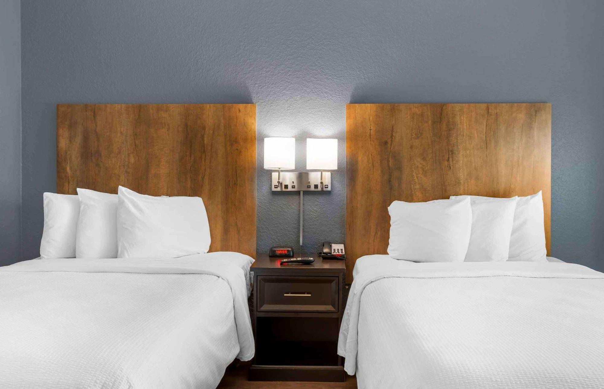 One-Bedroom Suite with 2 Double Beds/Non-Smoking