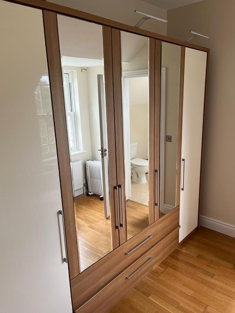 Deluxe King Room 1