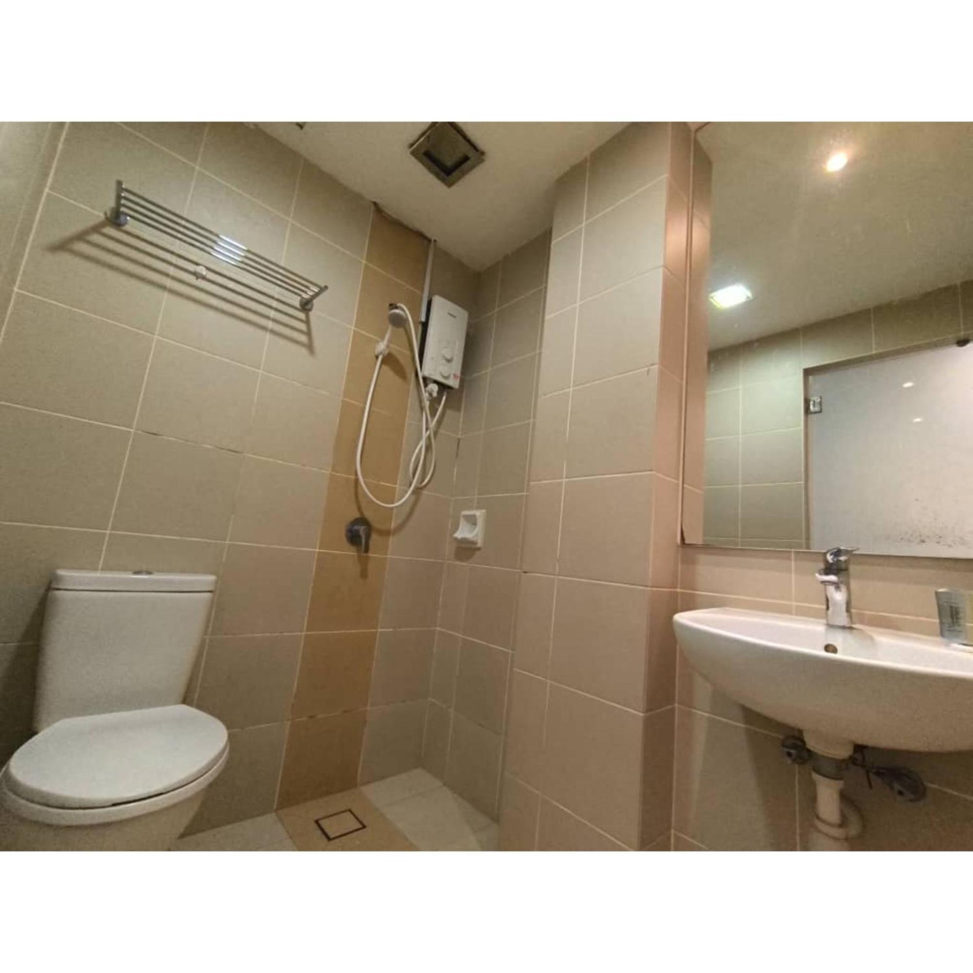 Deluxe Twin Room - With Window