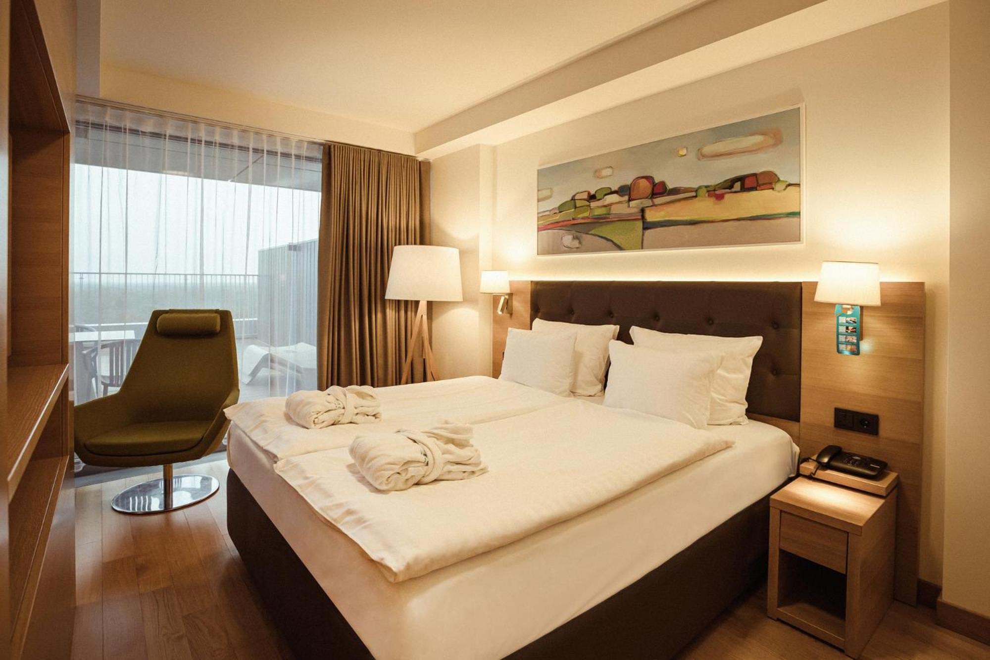 Suite with Terrace with SPA access