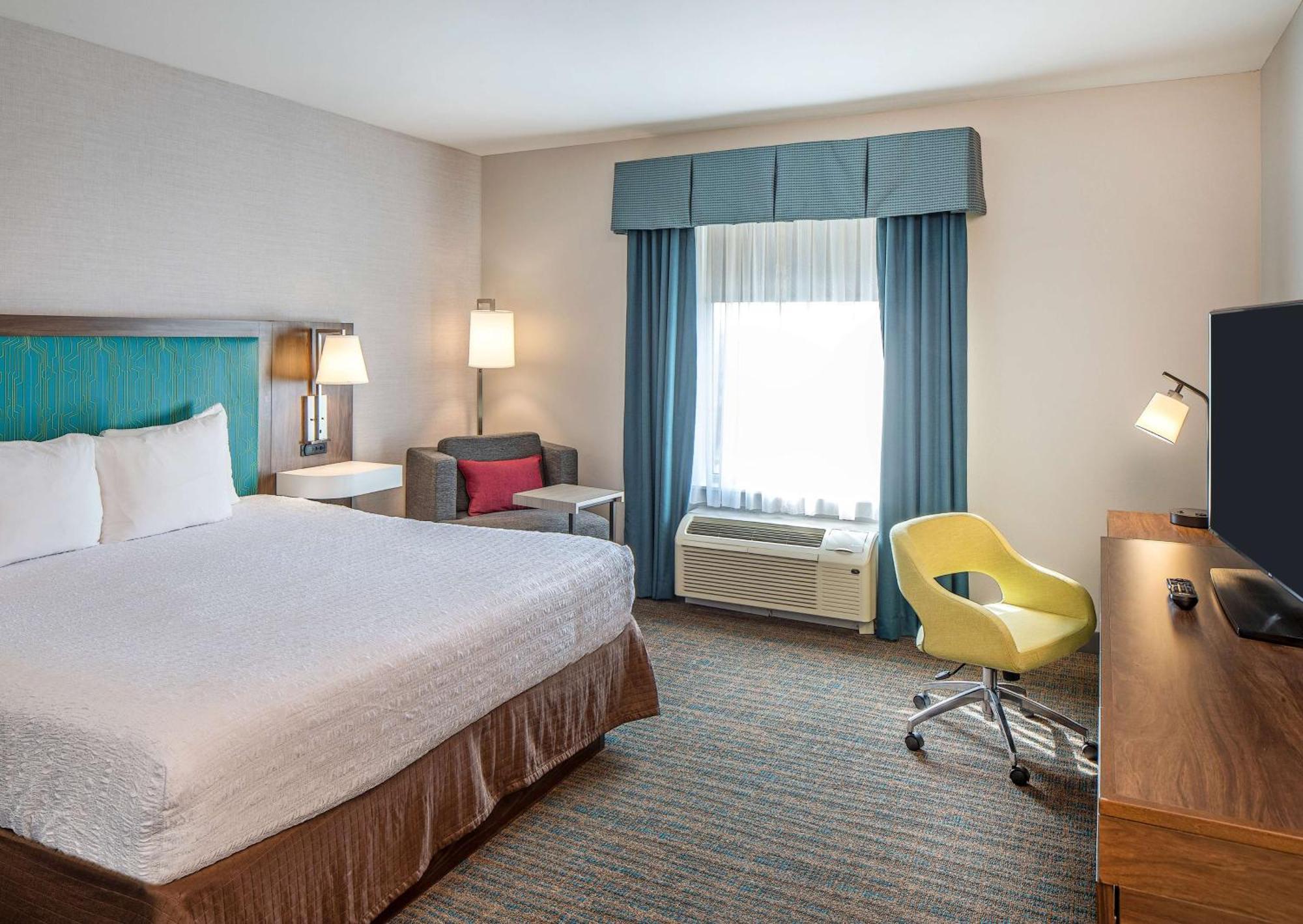King Room with Accessible Tub - Mobility and Hearing Access/Non-Smoking