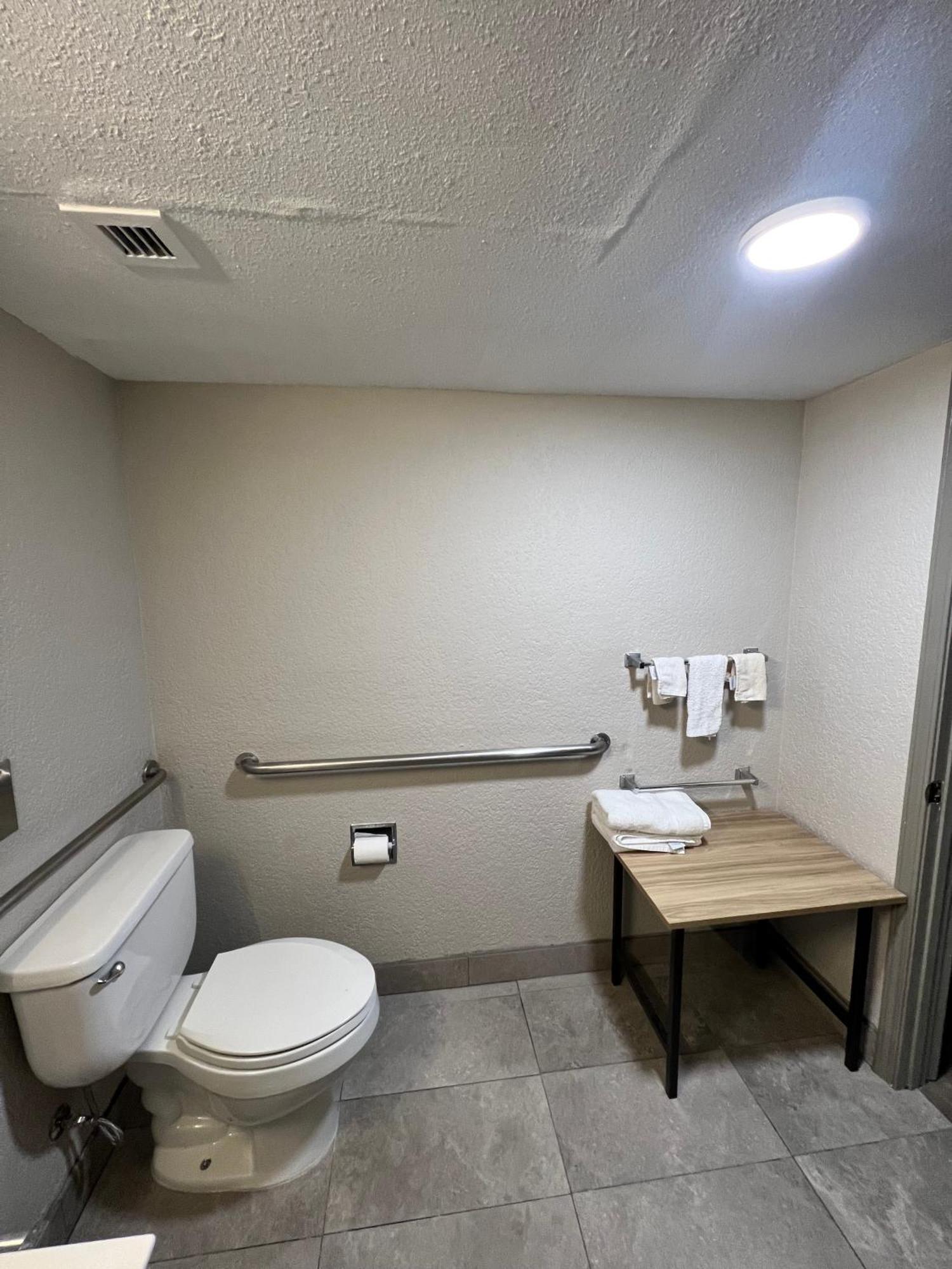Double Room with Two Double Beds - Mobility Access/Non-Smoking