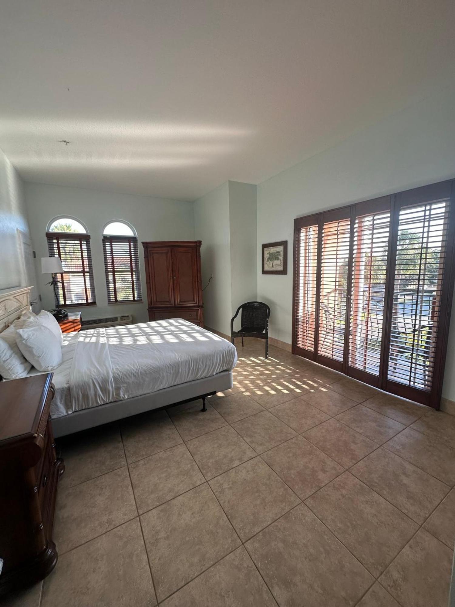 Quarto com Cama King-size - Acessível para Hóspedes com Mobilidade Reduzida