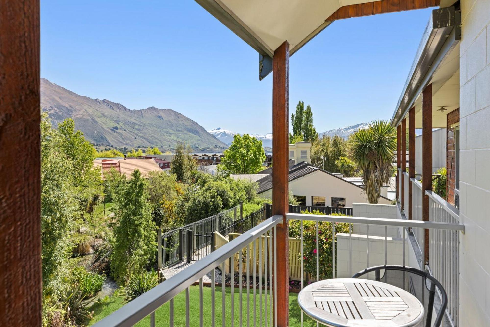 Superior Double or Twin Room with Mountain View