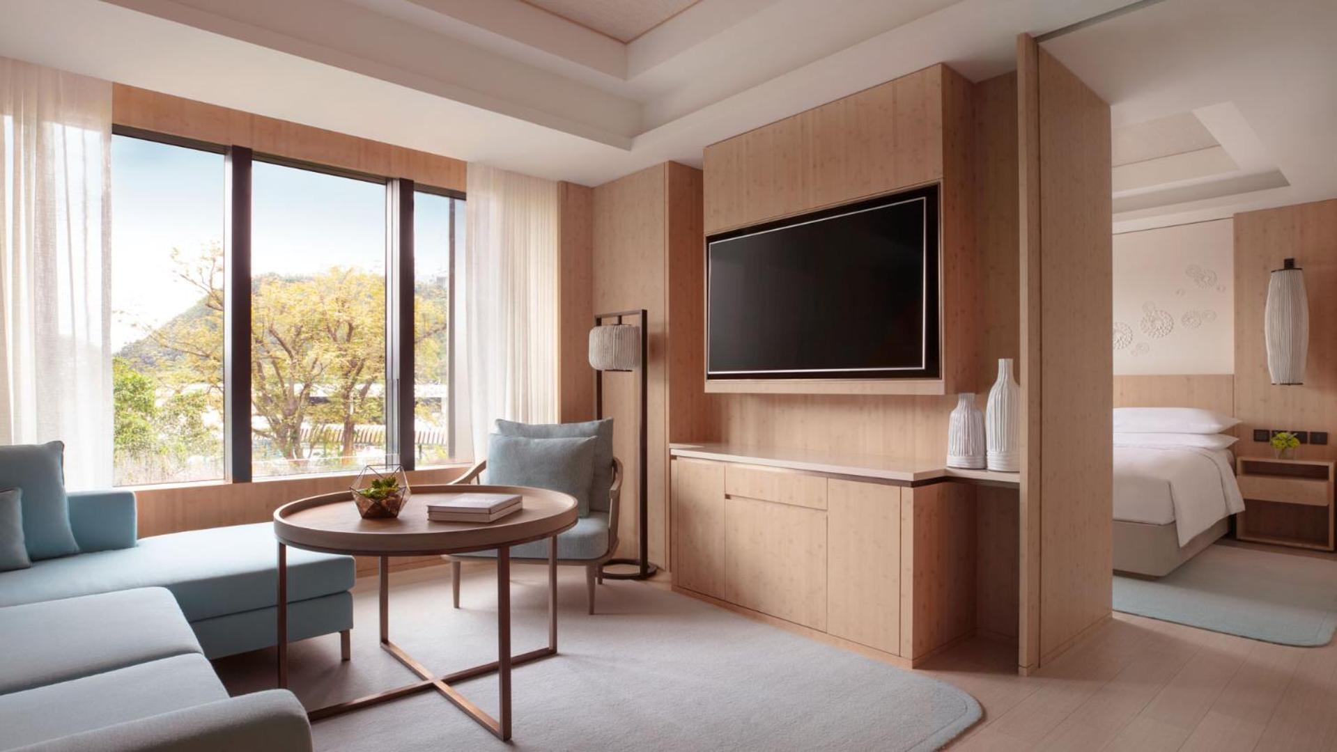 Executive King Suite - Club Level