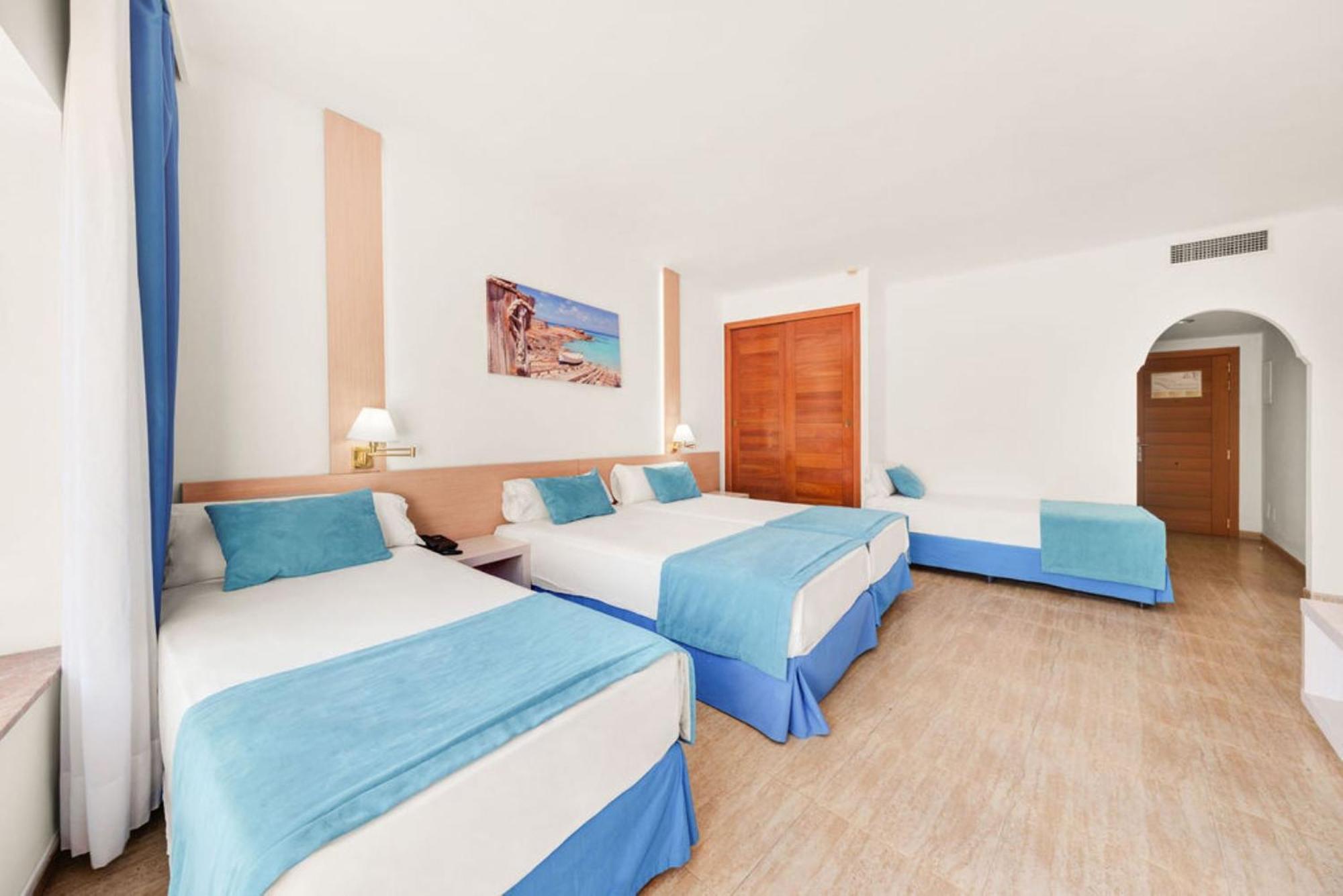 Quadruple Room Balcony,1542789421:JPEG