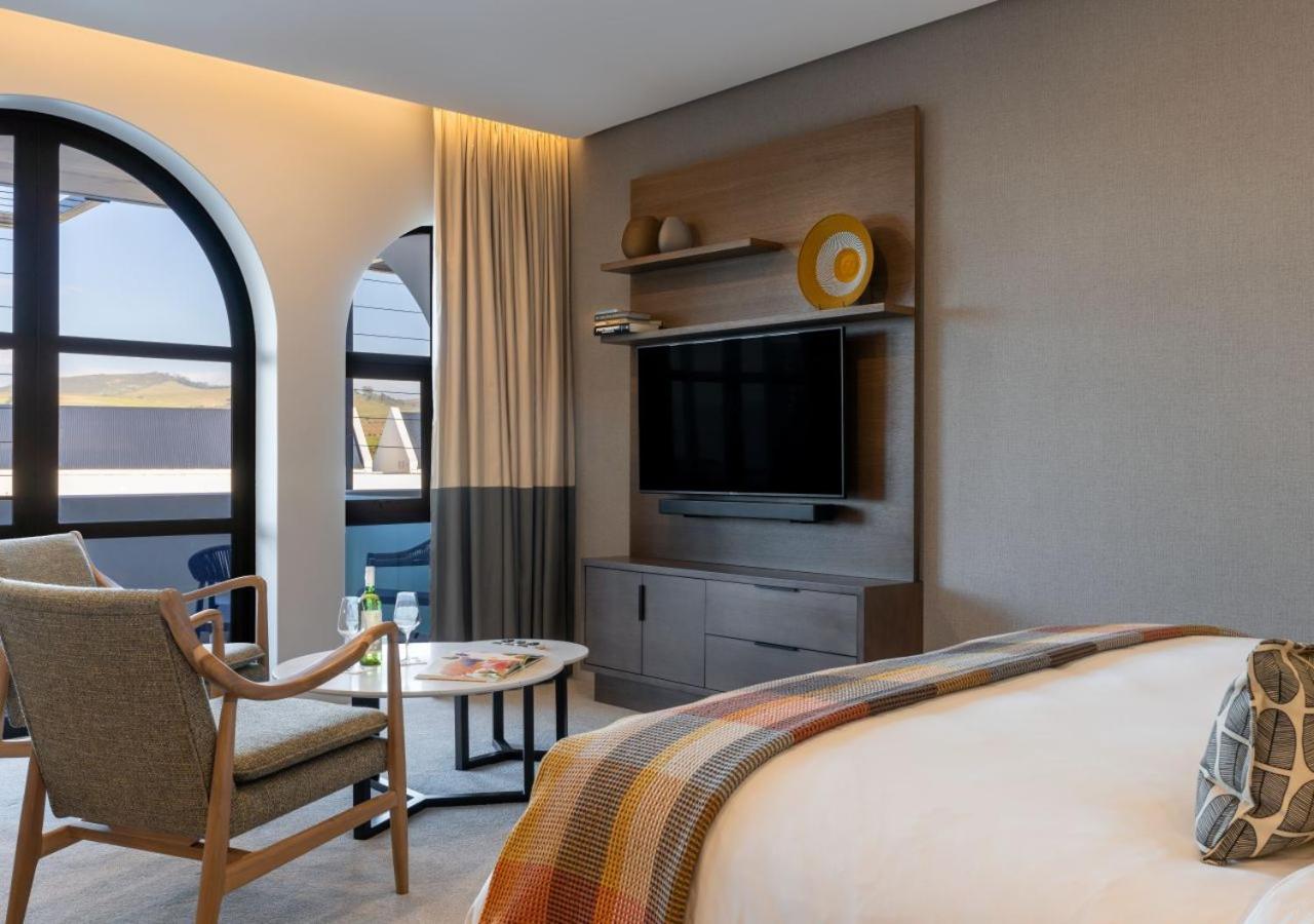 Superior Room,1542798616:JPEG