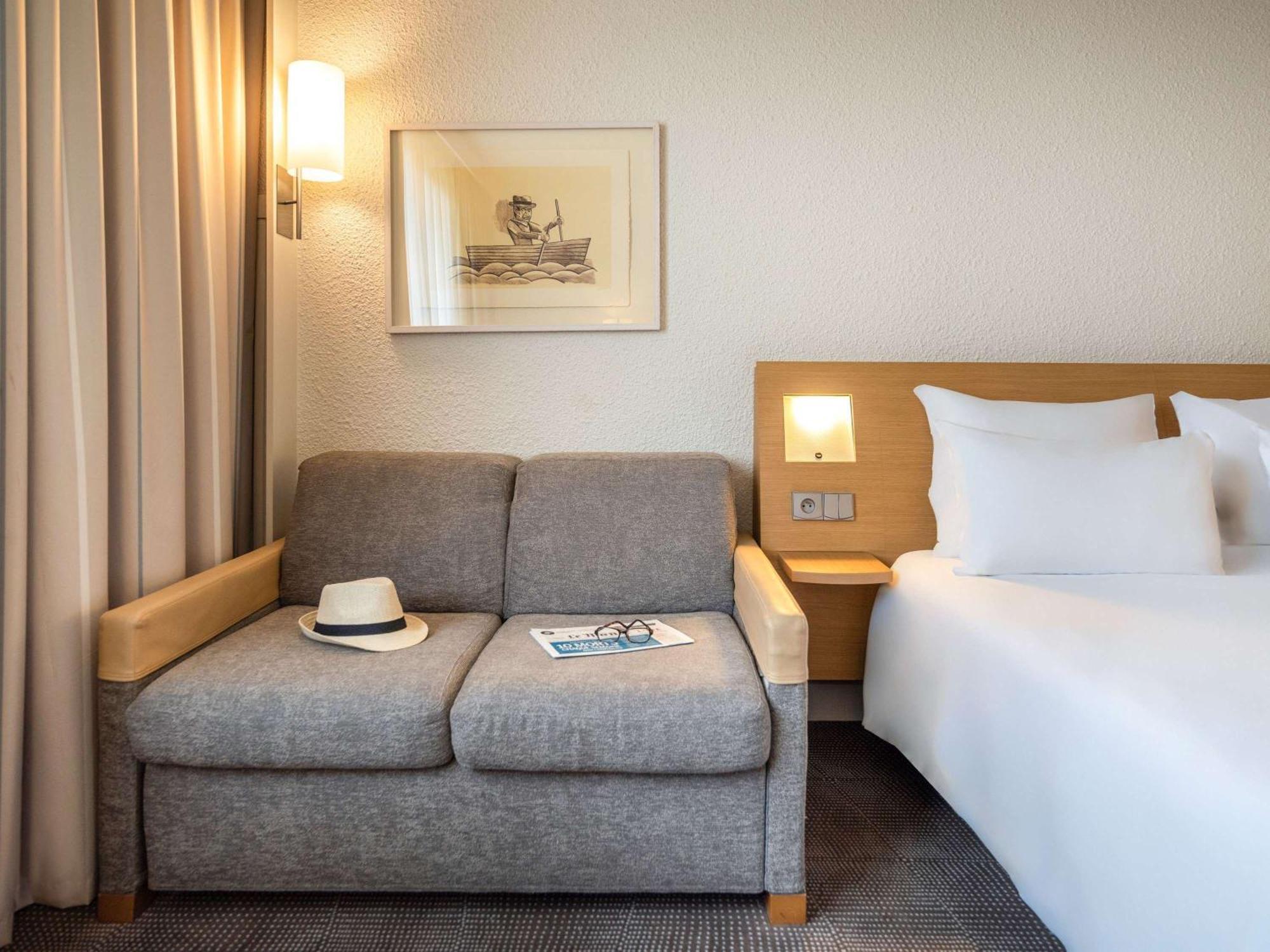 Executive Queen Room Double Sofa Bed,1279144426:JPEG