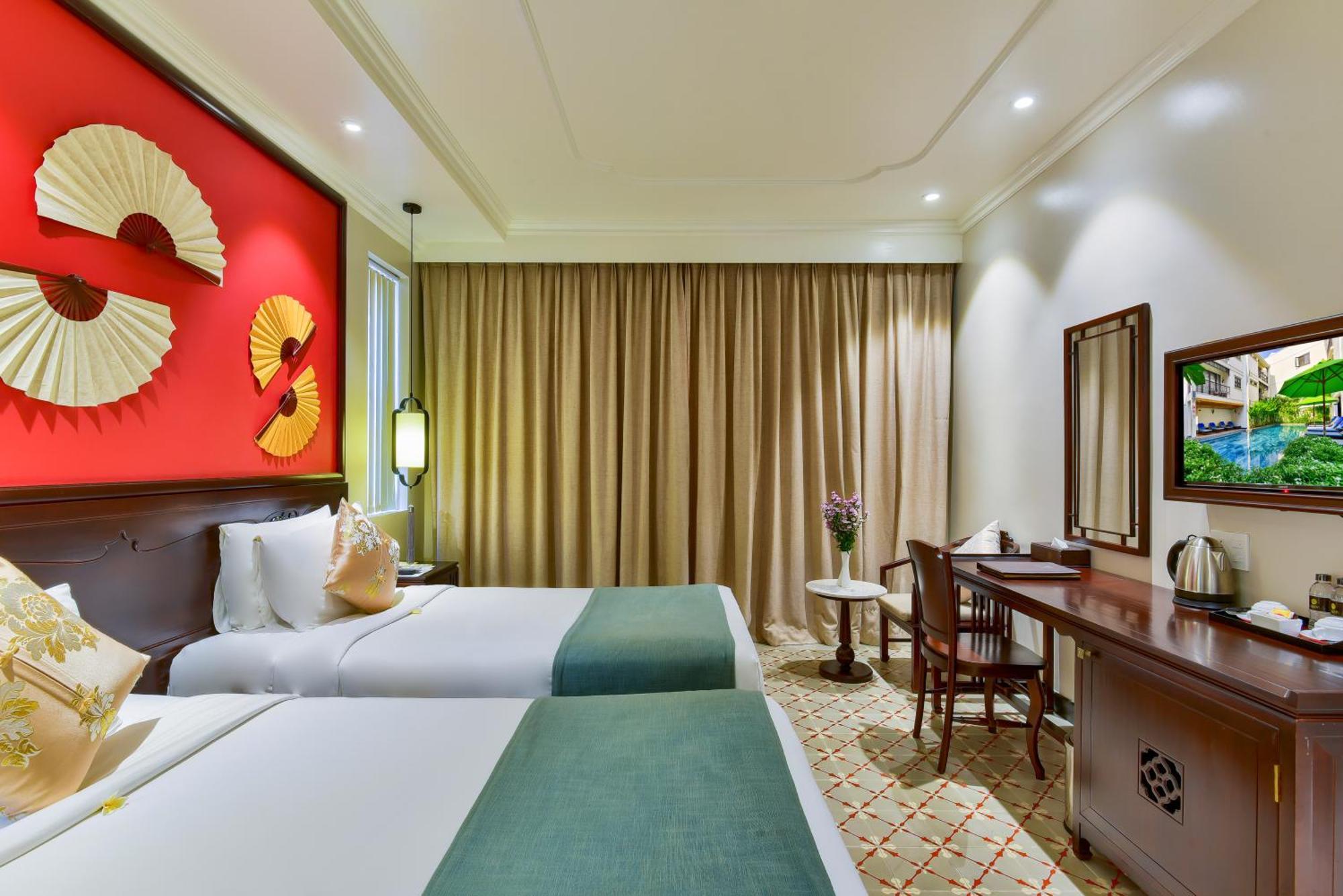 Deluxe Twin Room with Balcony