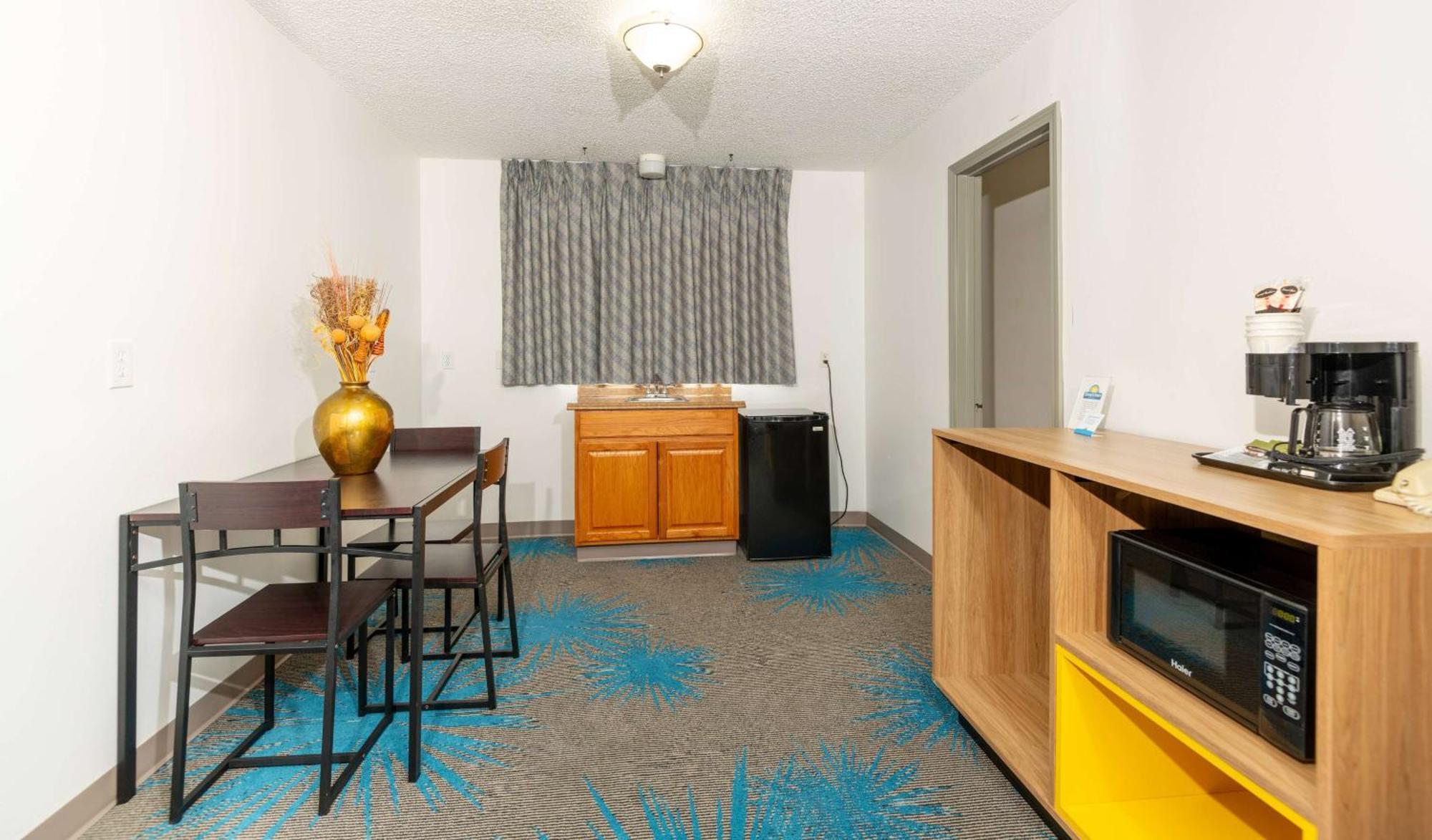 King Studio Suite - Non-Smoking