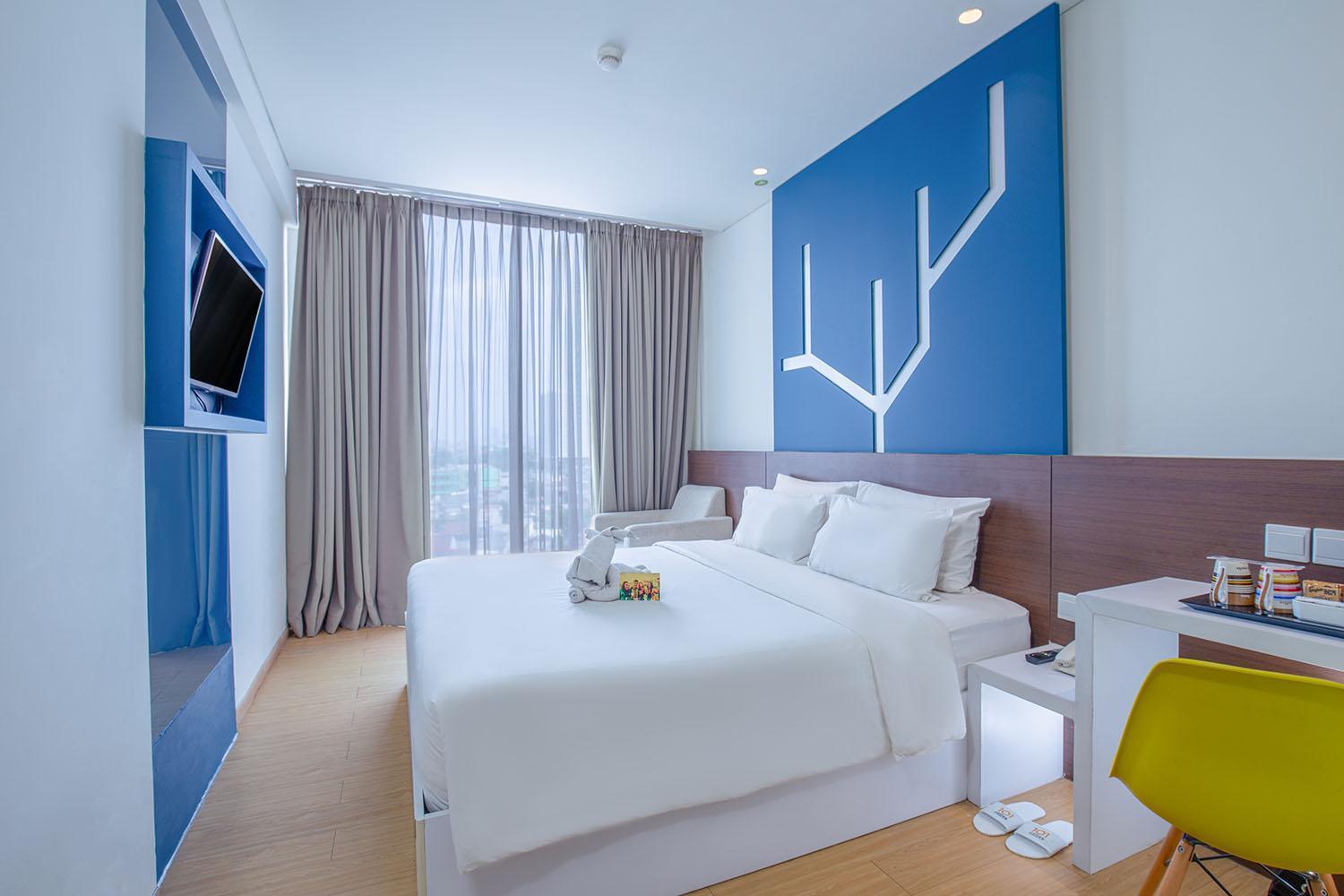 Executive Suite,1543209931:JPEG