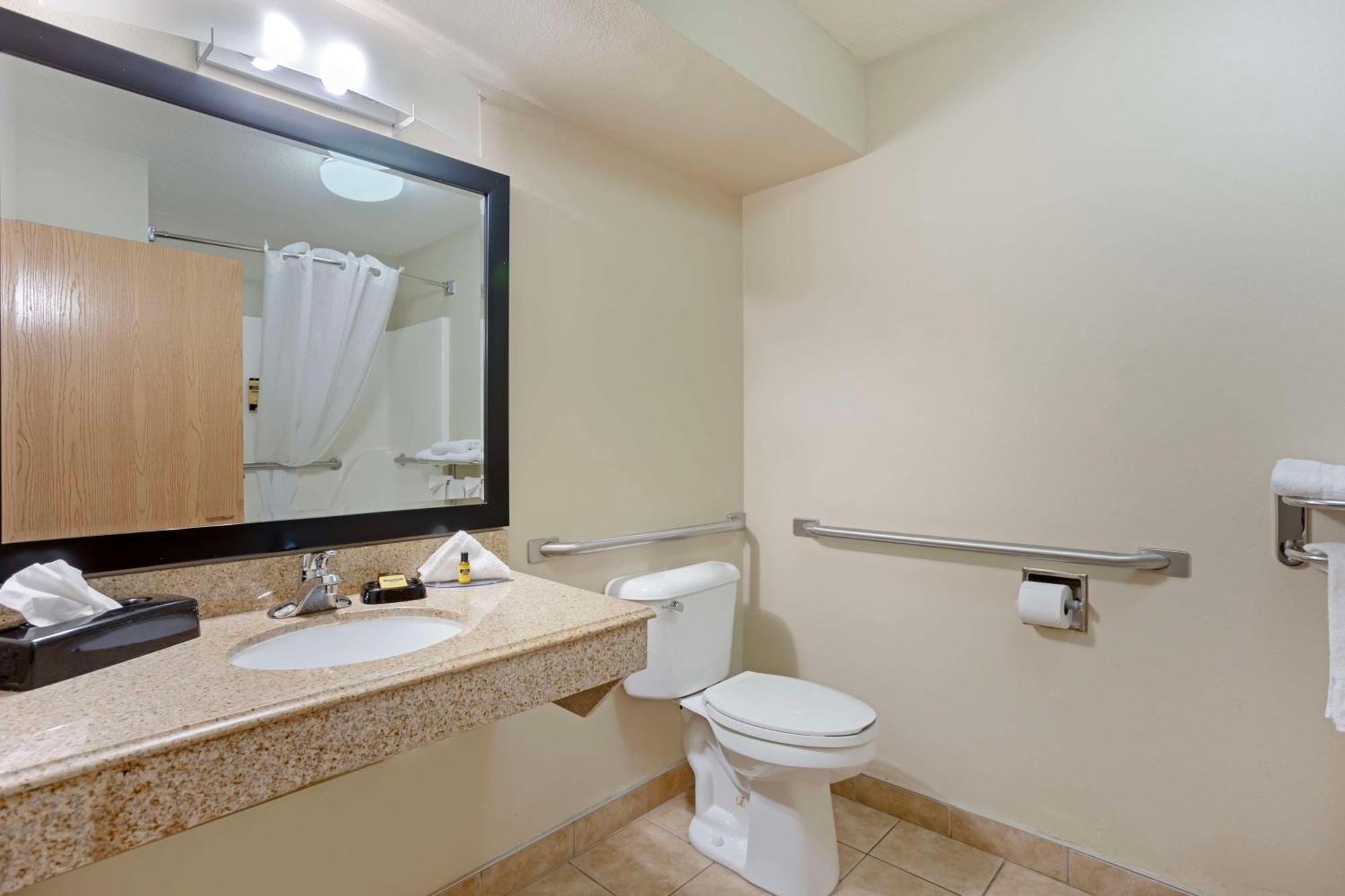 King Room with Bath Tub - Disability Access/Non-Smoking