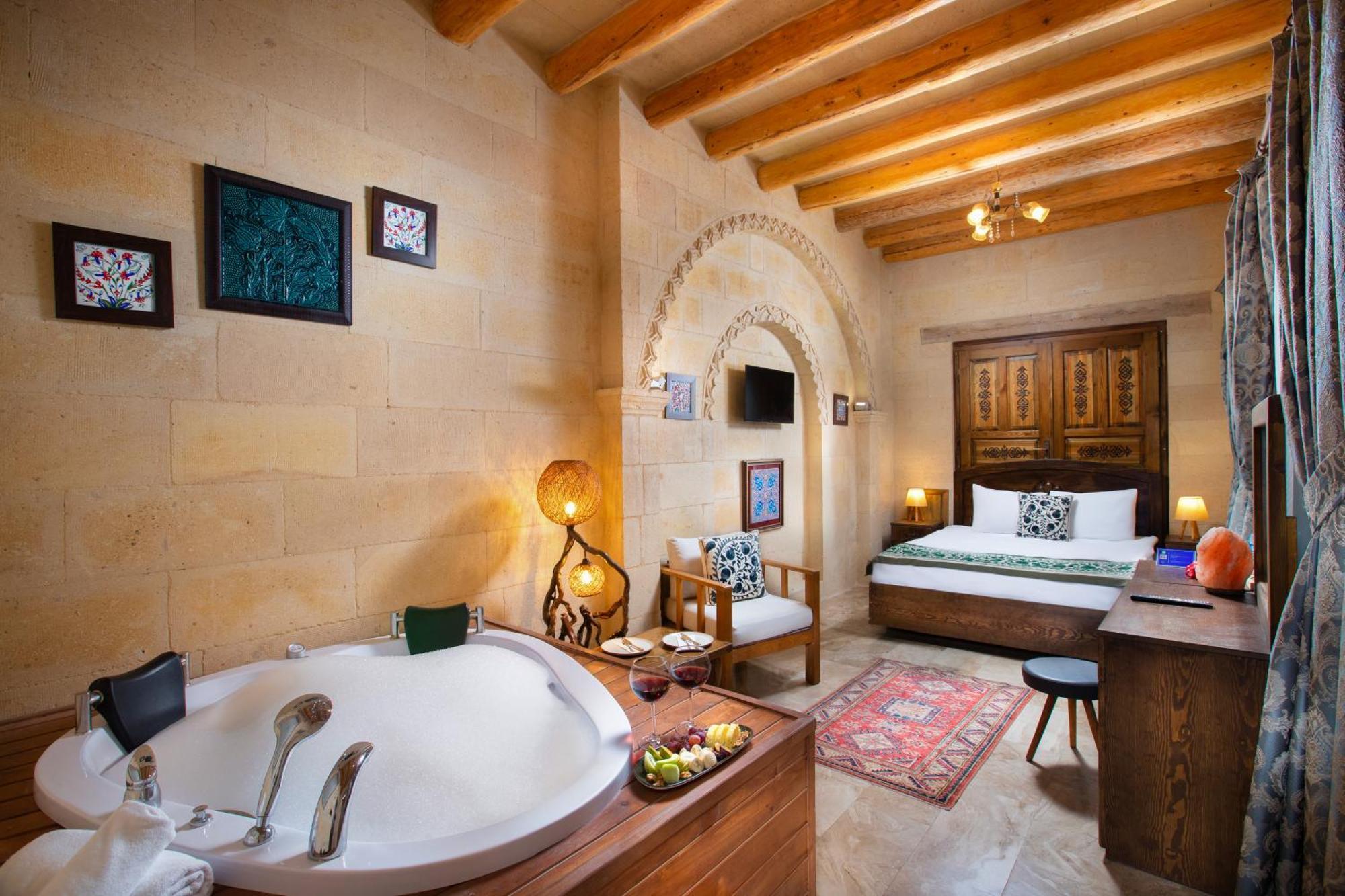 Luxury Suite Terrace Jacuzzi