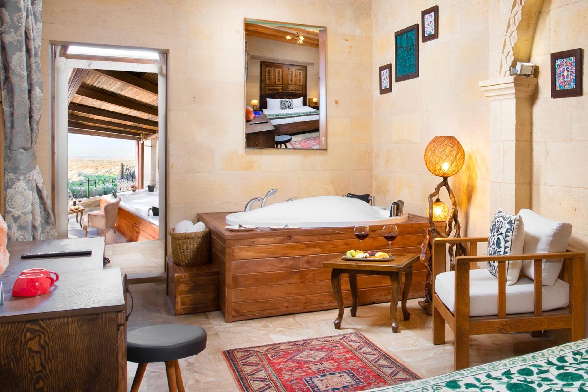 Luxury Suite Terrace Jacuzzi