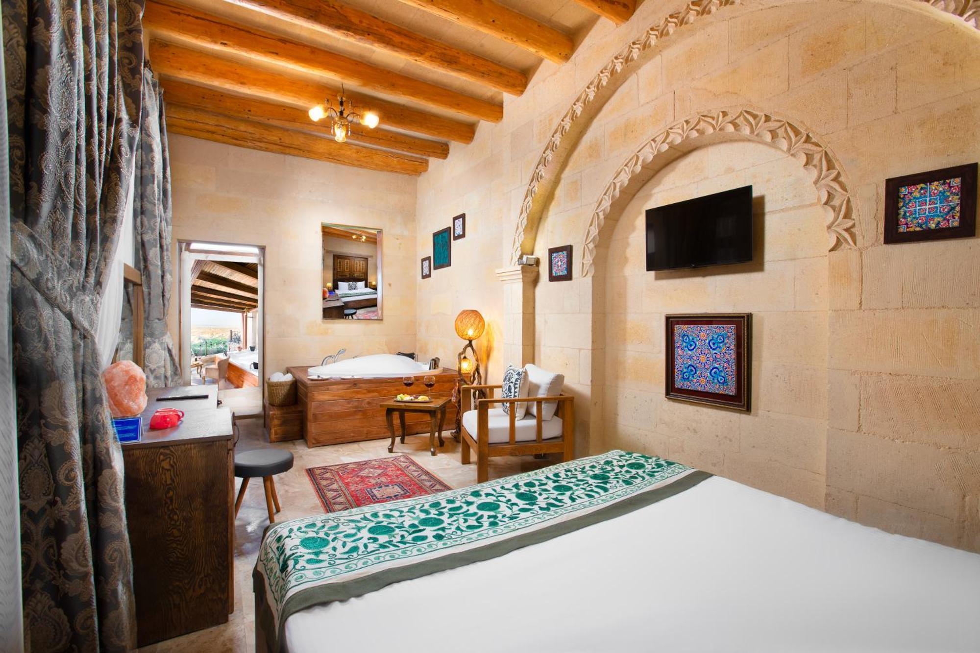 Luxury Suite Terrace Jacuzzi