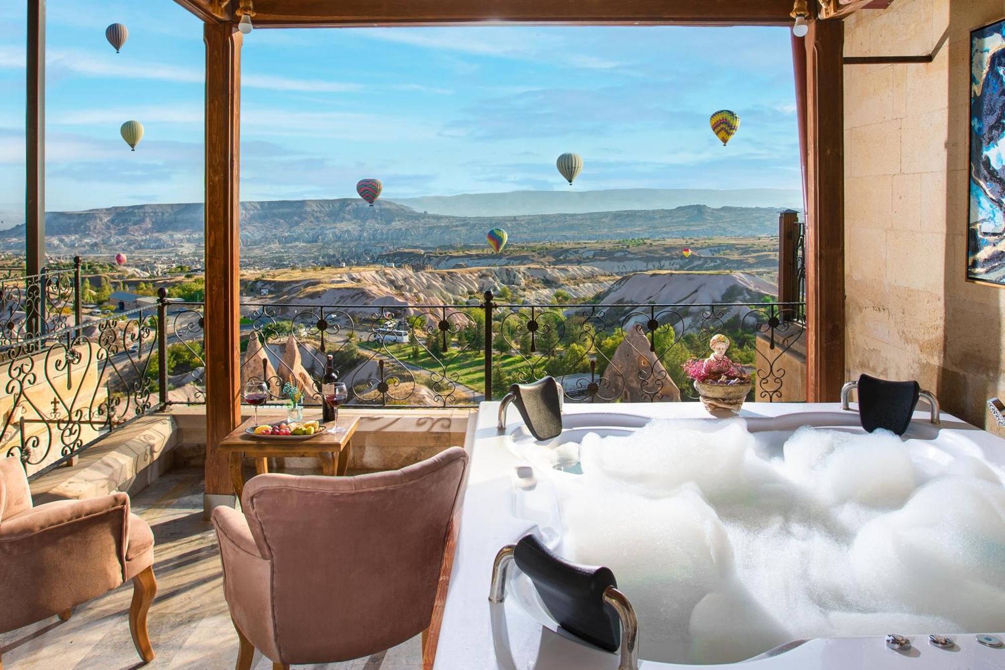 Luxury Suite Terrace Jacuzzi