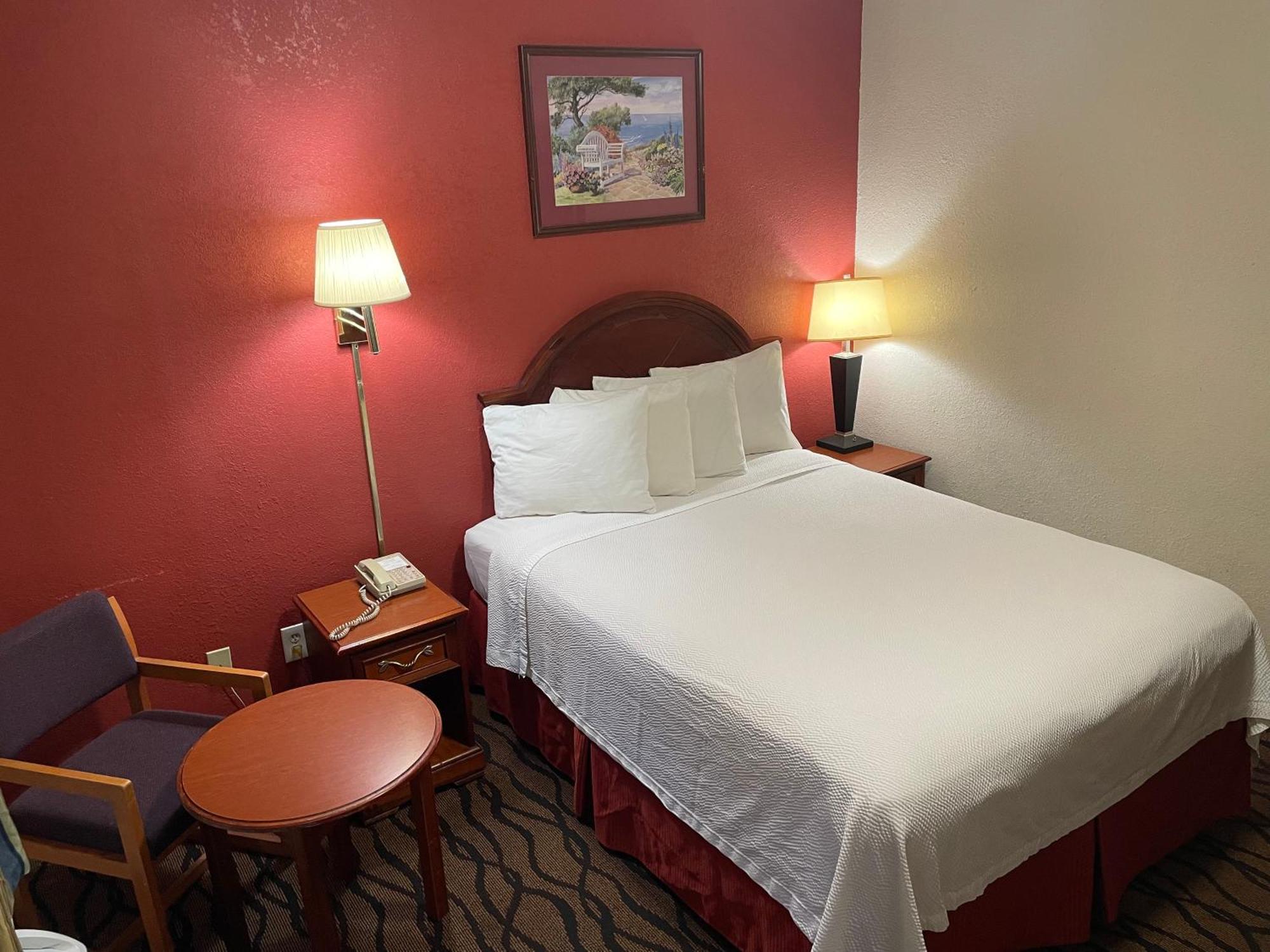 Standard Queen Room