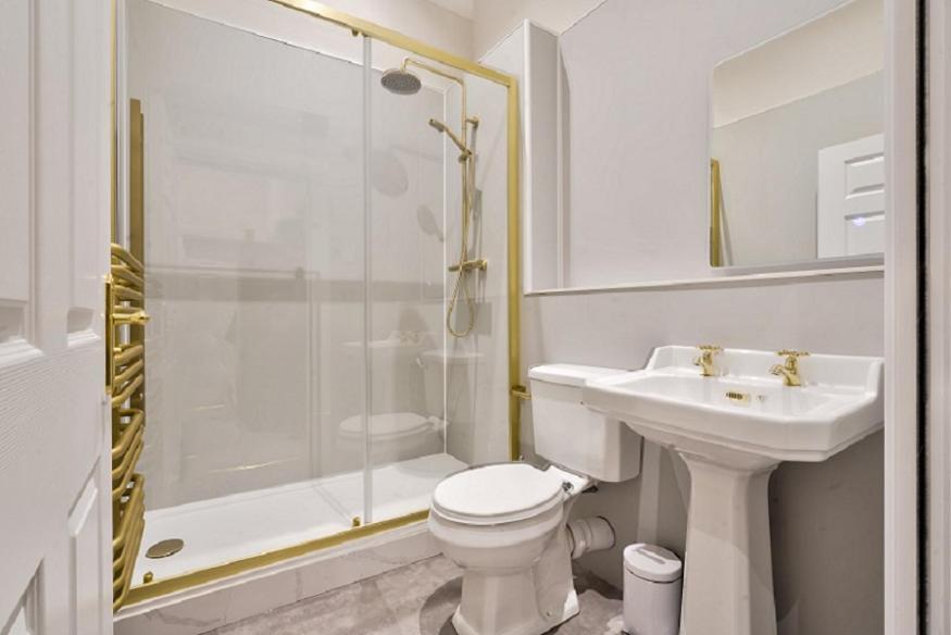 Arthurs Pike, 2 Bedroom Apartment with Lake View - No Pets Allowed
