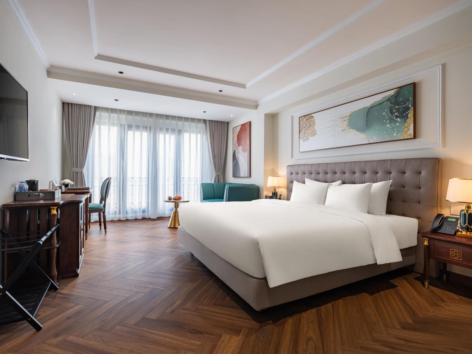 Royal Suite City View With Balcony