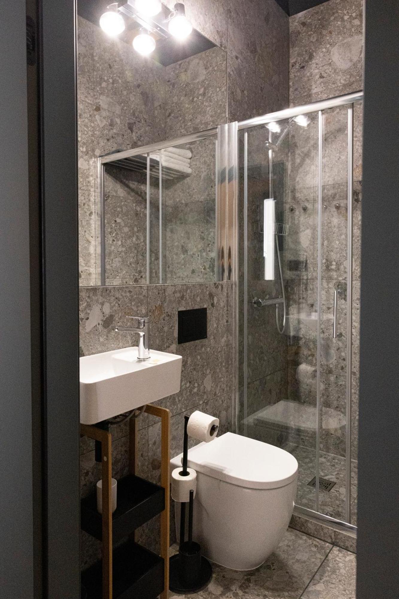 Quadruple Room Private Bathroom