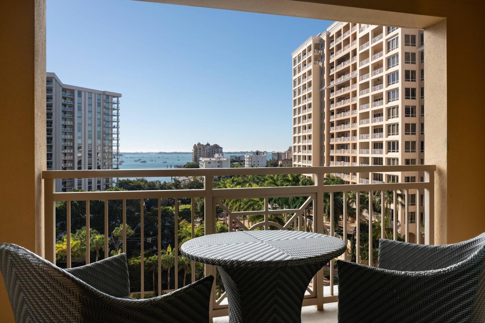 Zimmer mit Blick auf den Jachthafen, 1 Kingsize-Bett und Balkon