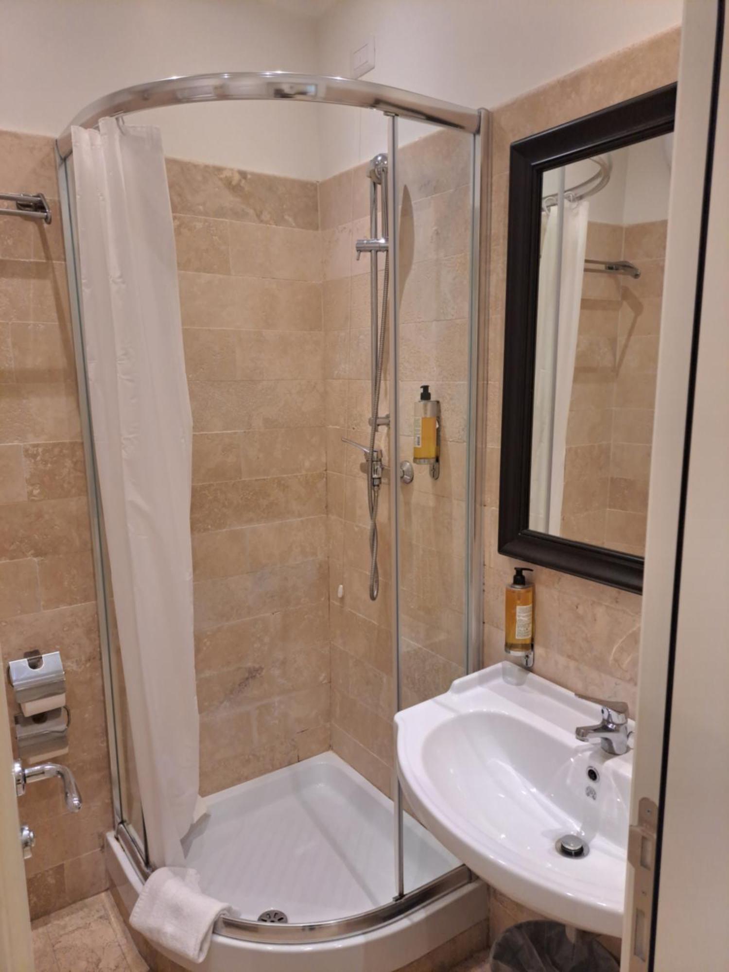 Habitación Doble Pequeña