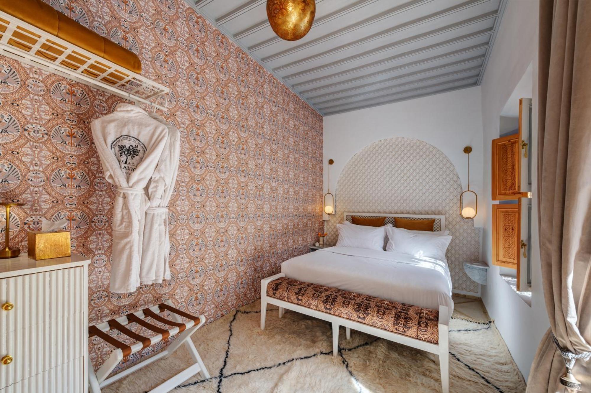 Deluxe Room,1543898161:JPEG