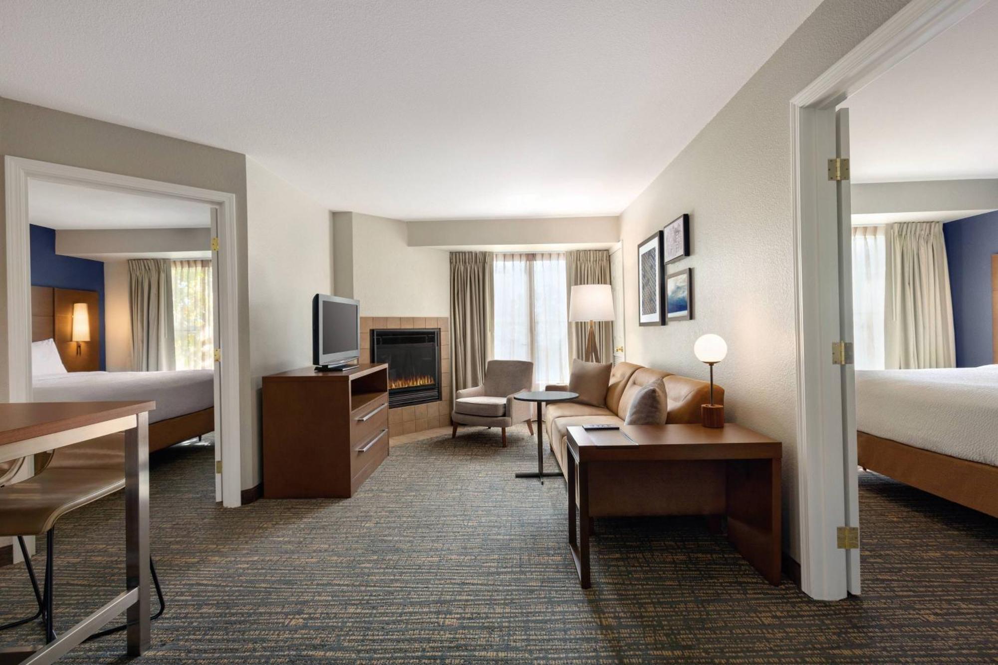 Two-Bedroom Two-Room Suite with Fireplace