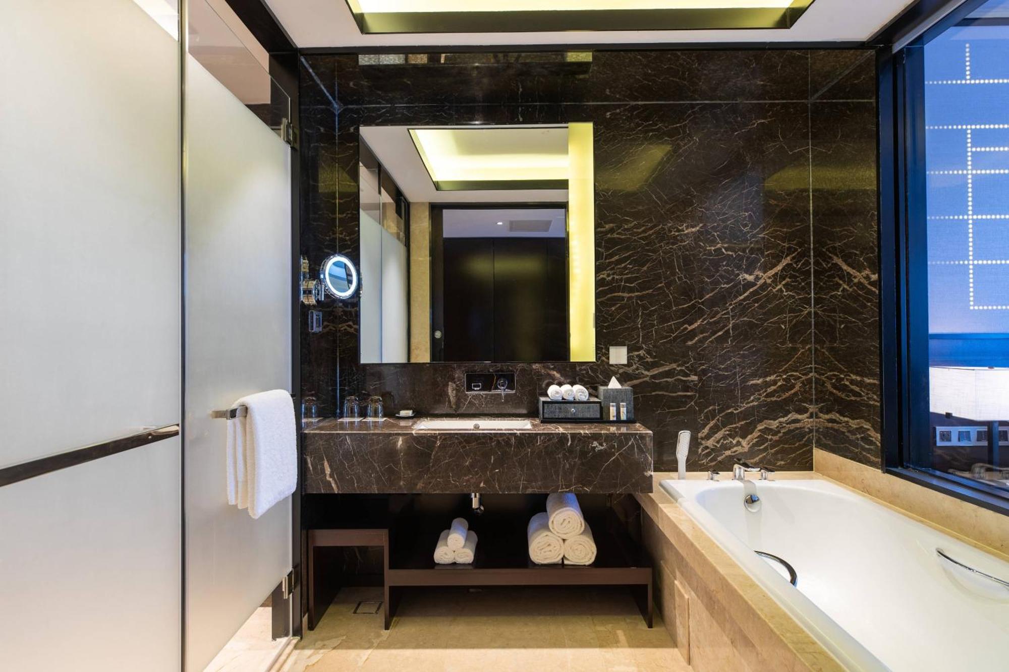 Executive Room with Two Double Beds and Club Access