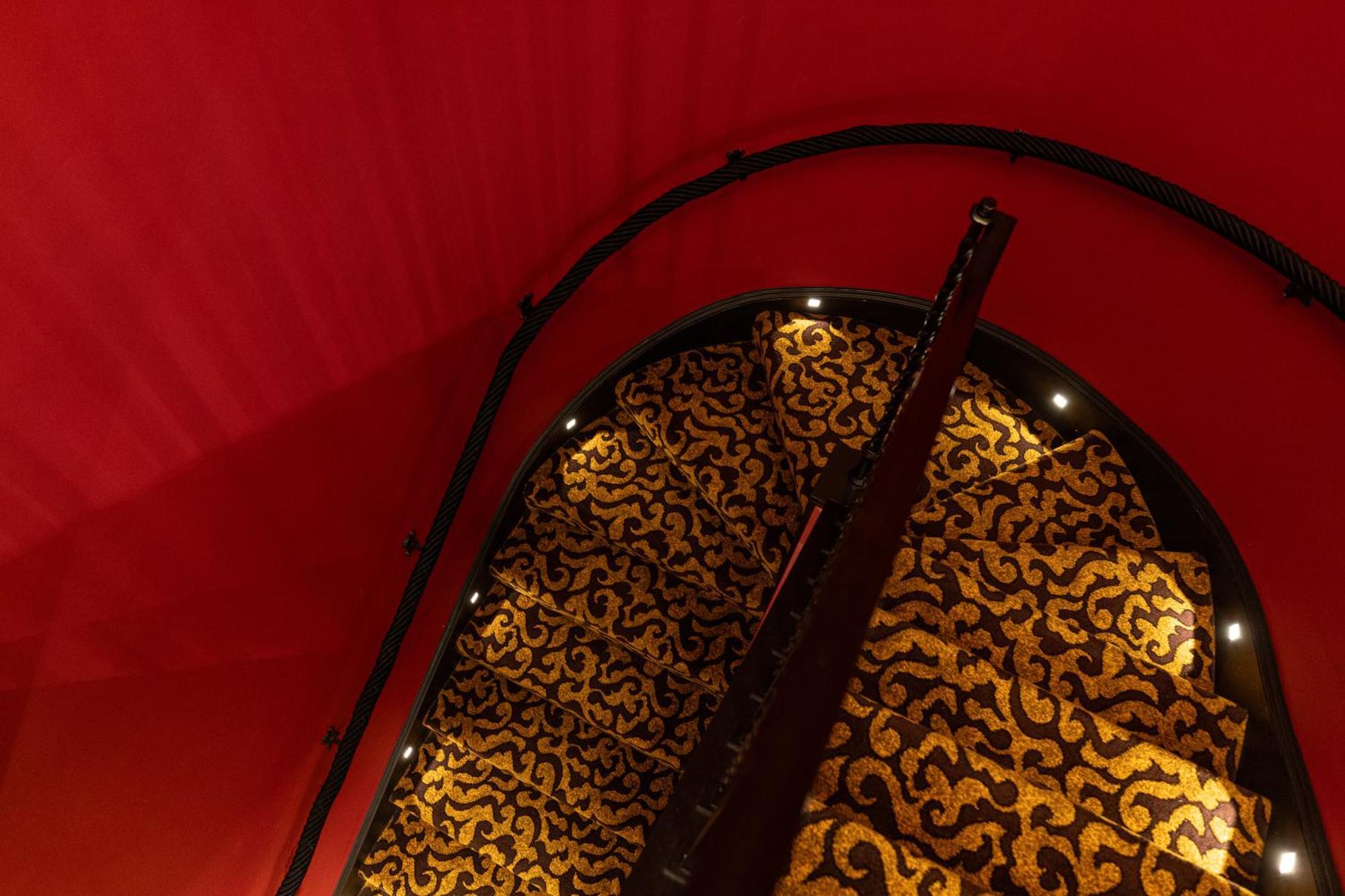 Deluxe Balcony Suite